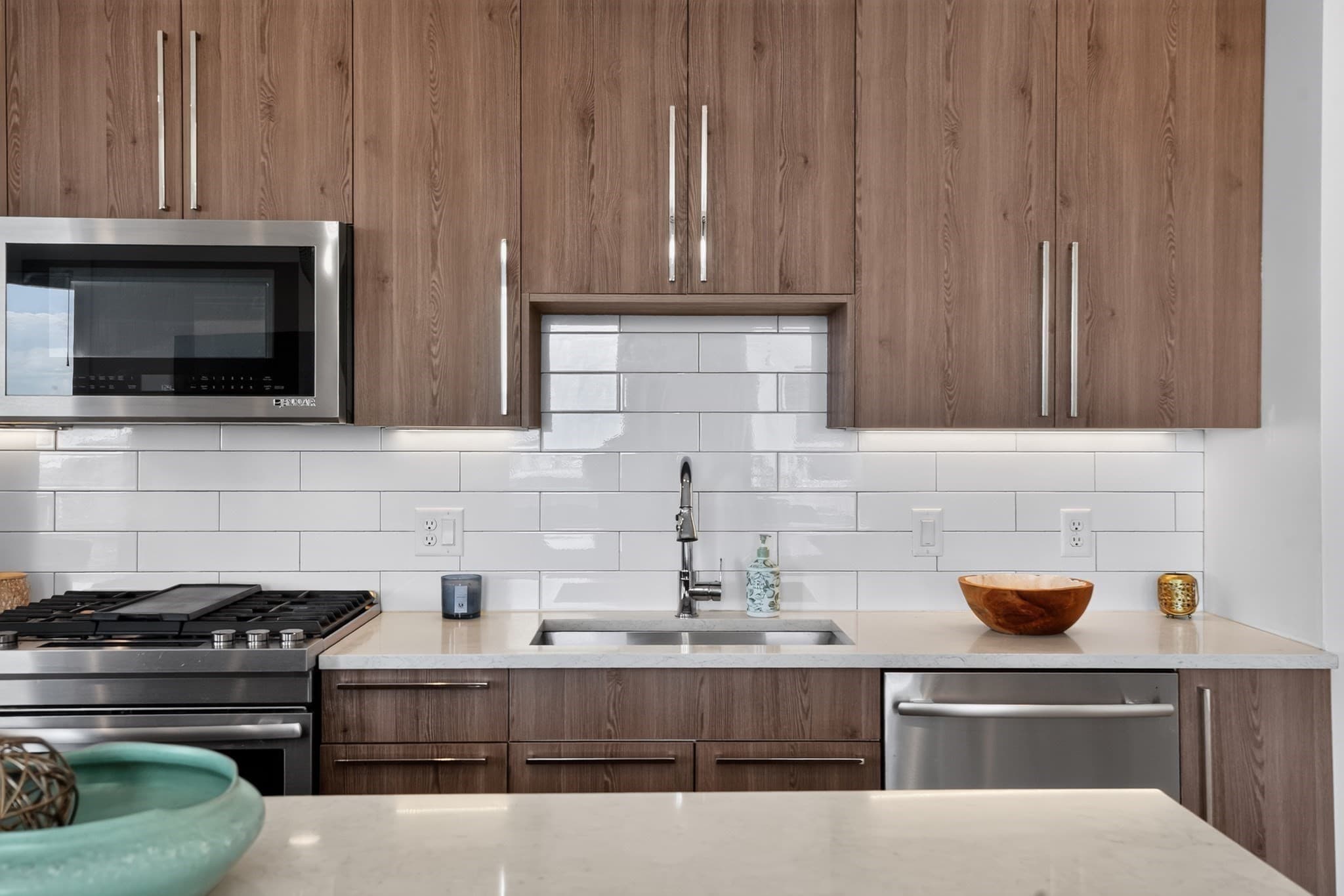 Condominium at 232 Old Colony Ave # 506a, Boston MA 02127, photo 3 of 21