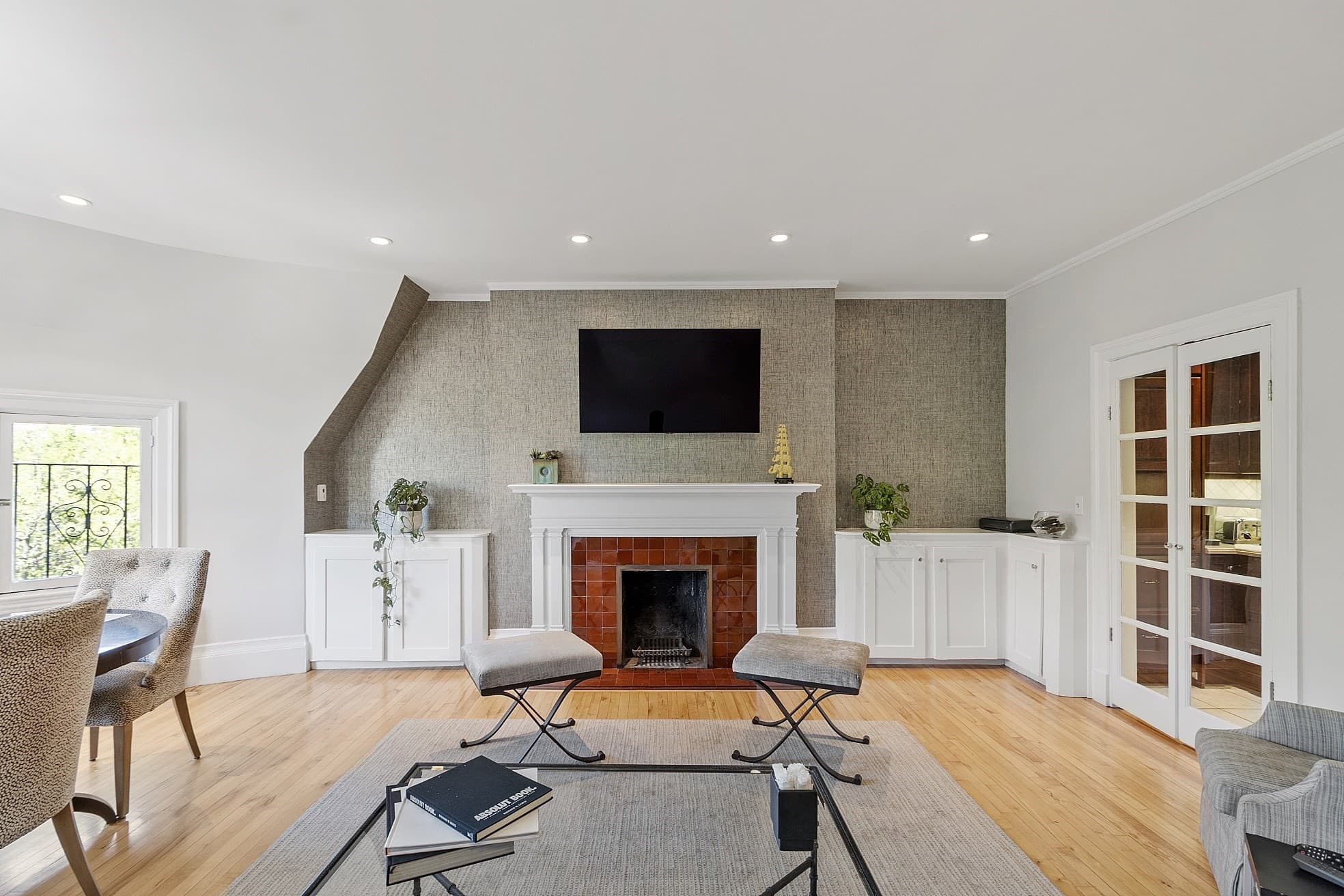 Condominium at 178 Commonwealth # 7, Boston MA 02116, photo 3 of 36