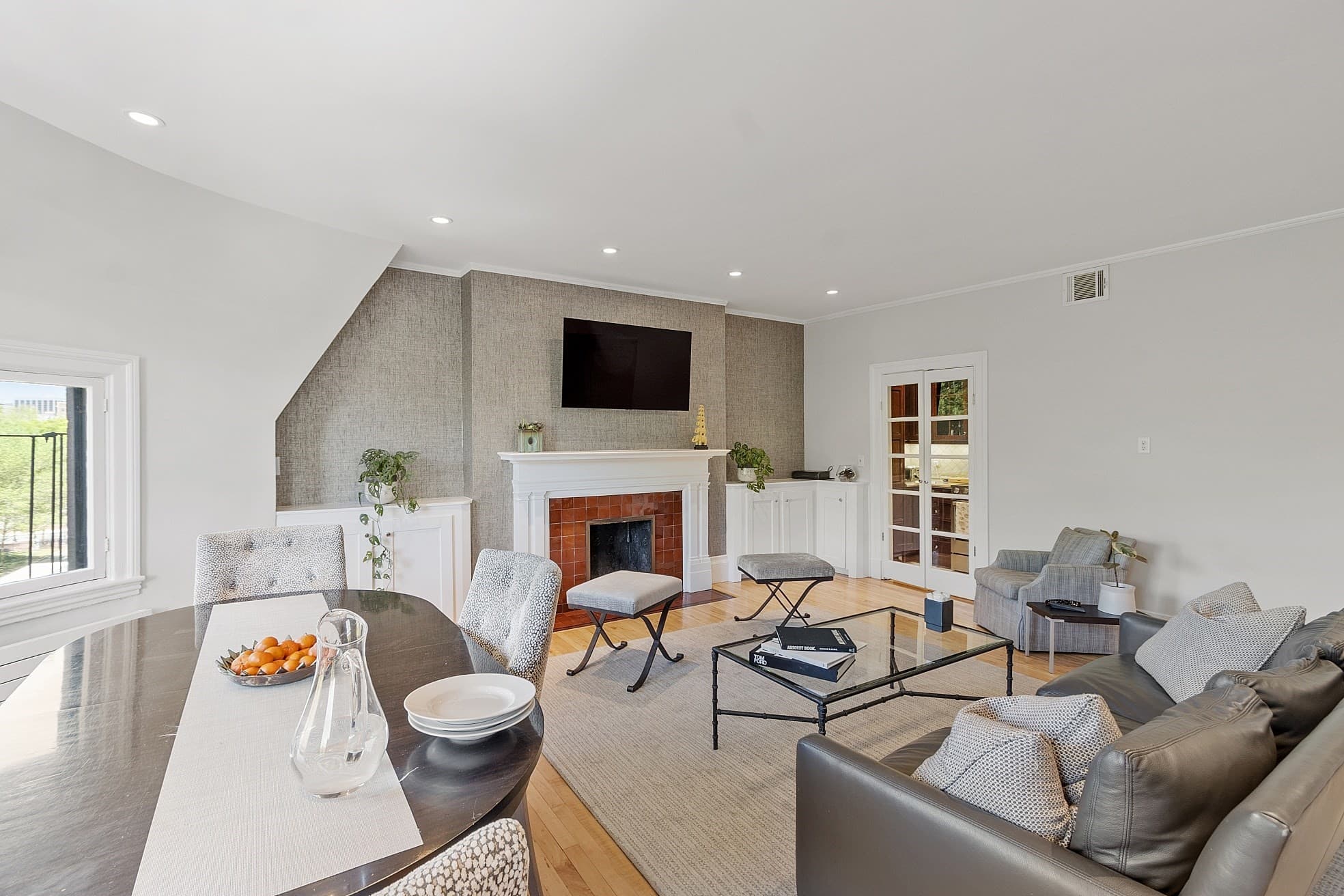 Condominium at 178 Commonwealth # 7, Boston MA 02116, photo 4 of 36
