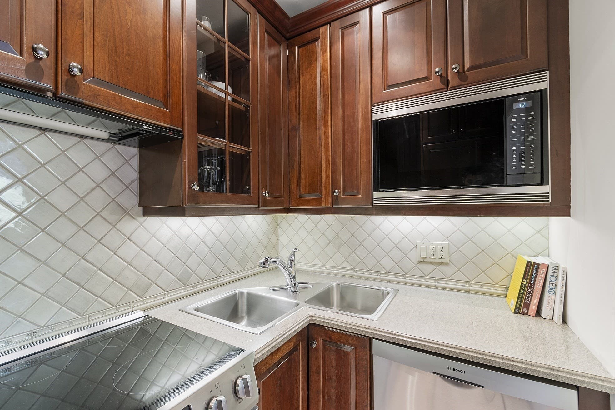 Condominium at 178 Commonwealth # 7, Boston MA 02116, photo 8 of 36