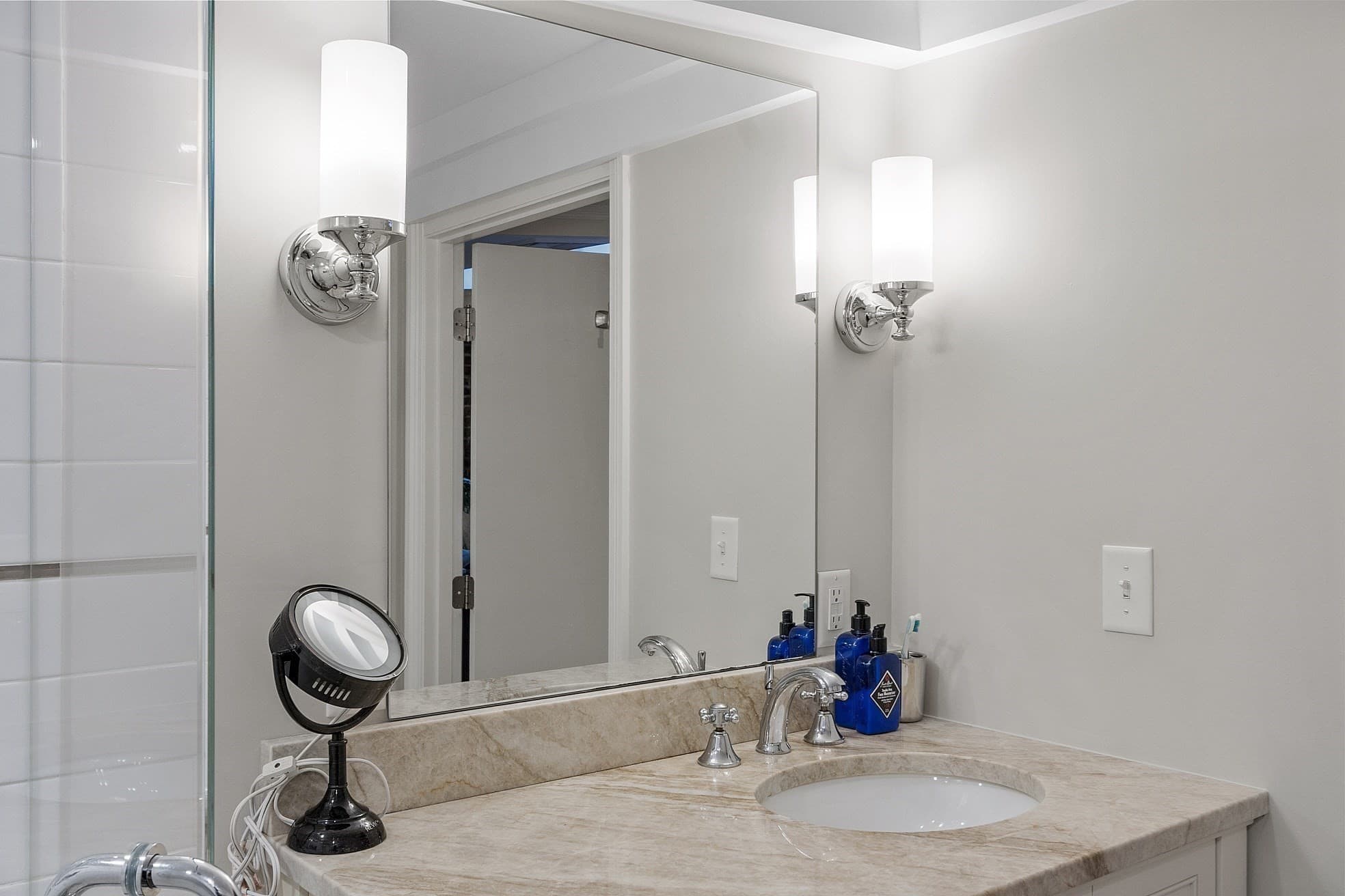 Condominium at 178 Commonwealth # 7, Boston MA 02116, photo 25 of 36