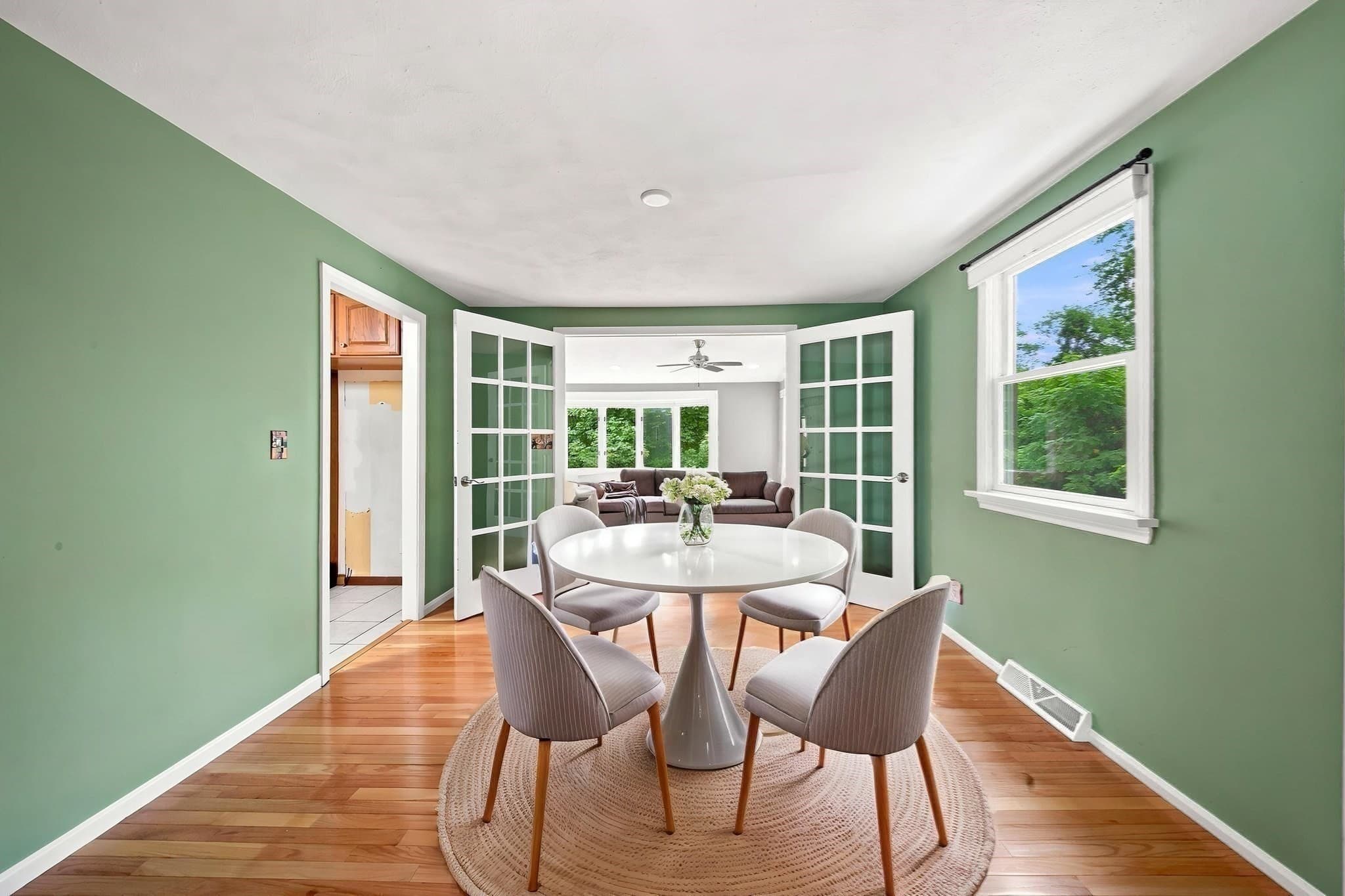Single Family Residence at 299 Old Westford Road, Chelmsford MA 01863, Chelmsford, photo 9 of 37