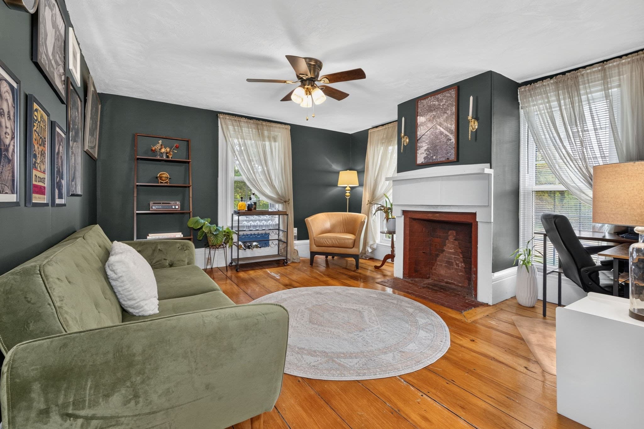 Single Family Residence at 395 Pond St, Weymouth MA 02190, photo 4 of 39