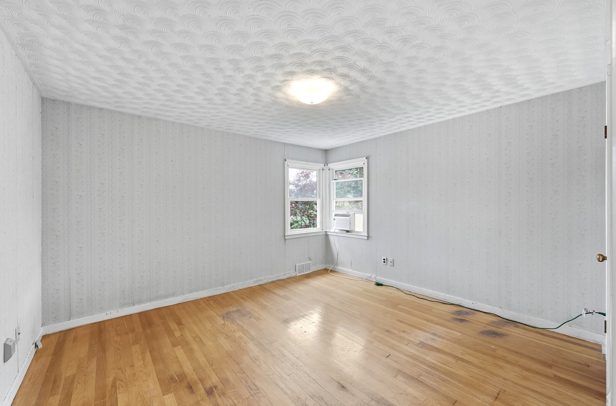 Single Family Residence at 15 Spring Ter, Shrewsbury MA 01545, Shrewsbury, photo 9 of 28