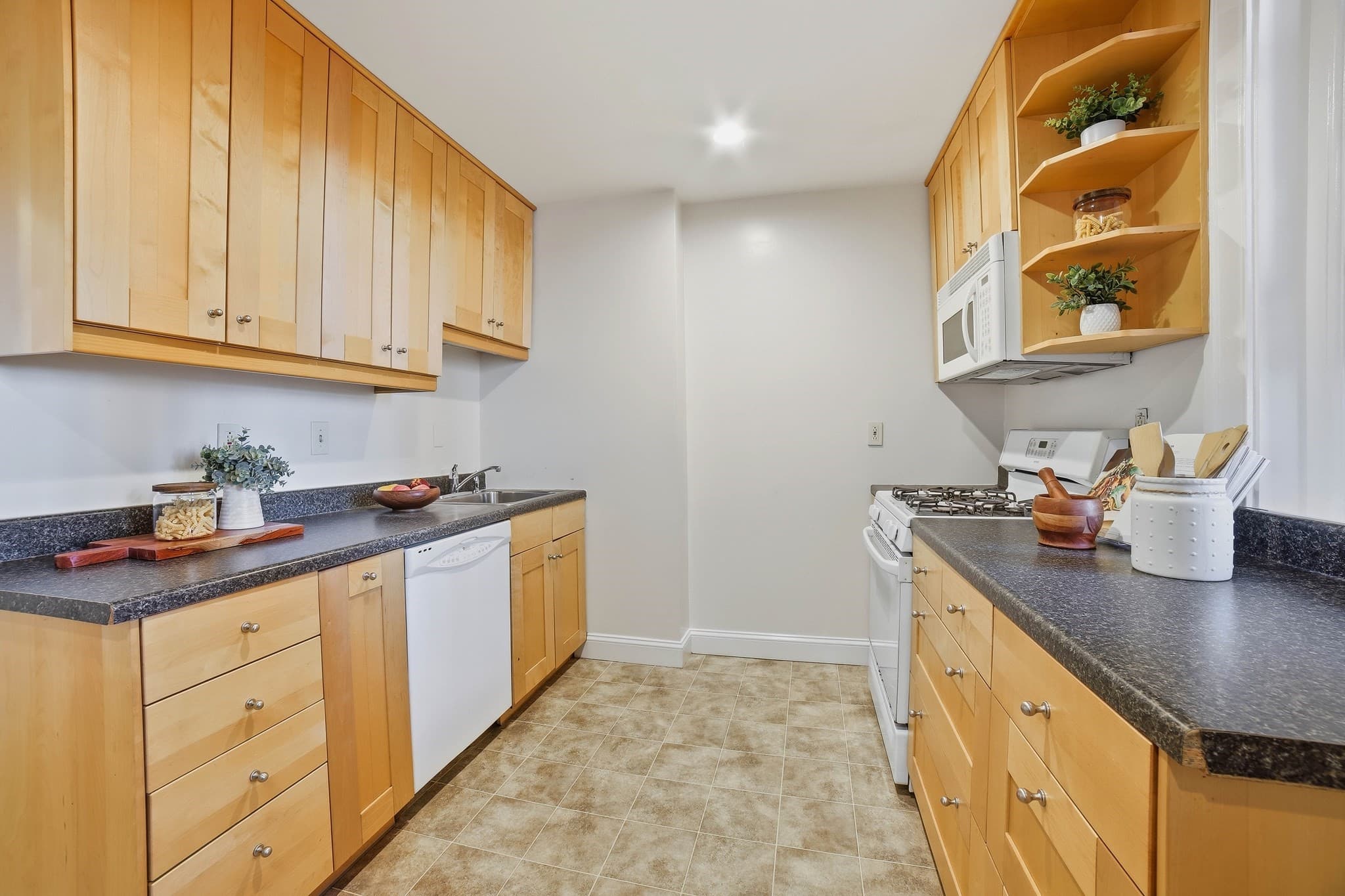 Single Family Residence at 41 Chatham # 4, Worcester MA 01609, Worcester, photo 11 of 18