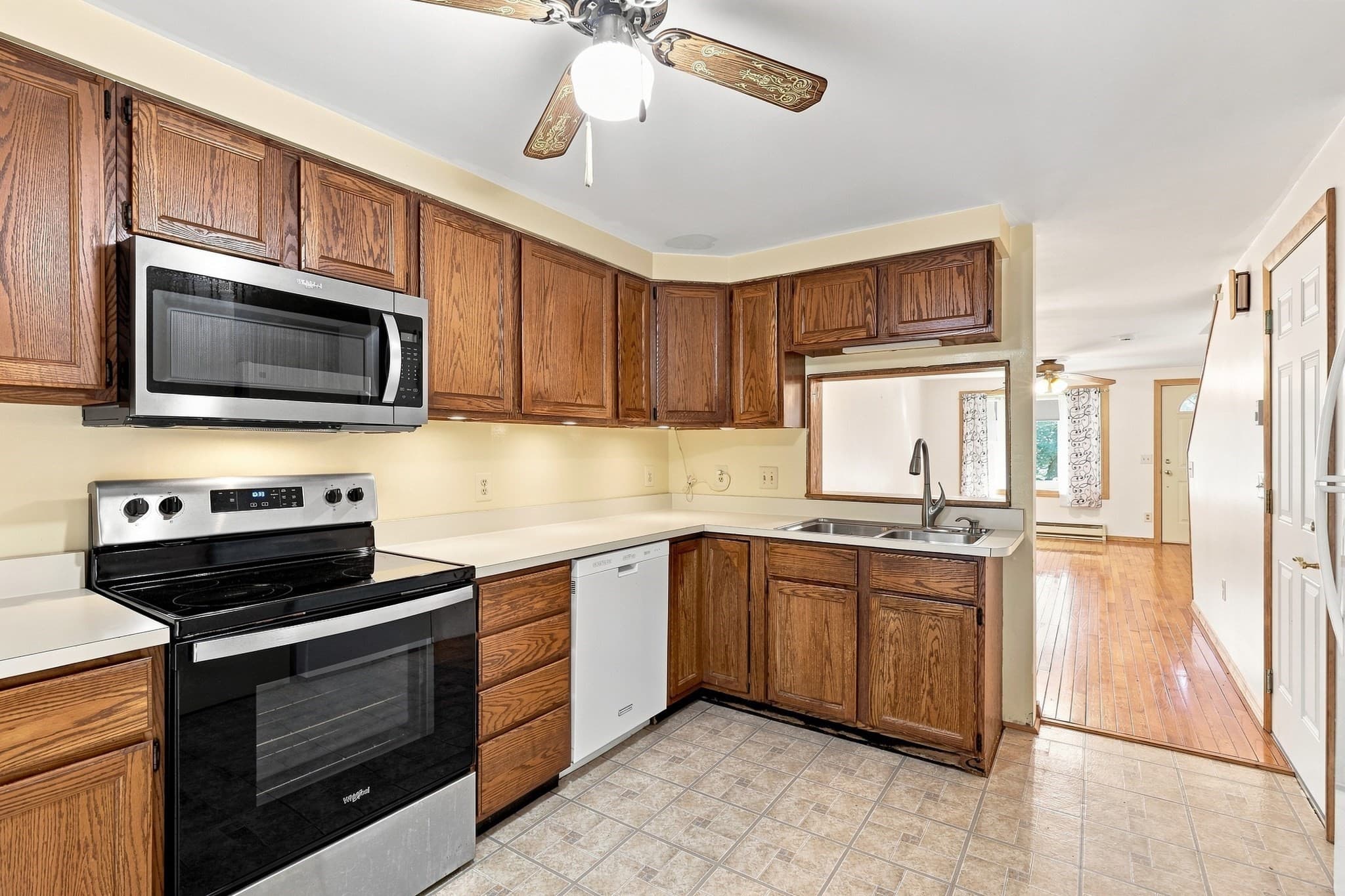 Single Family Residence at 29-A Chilmark Street, Worcester MA 01604, Worcester, photo 10 of 27