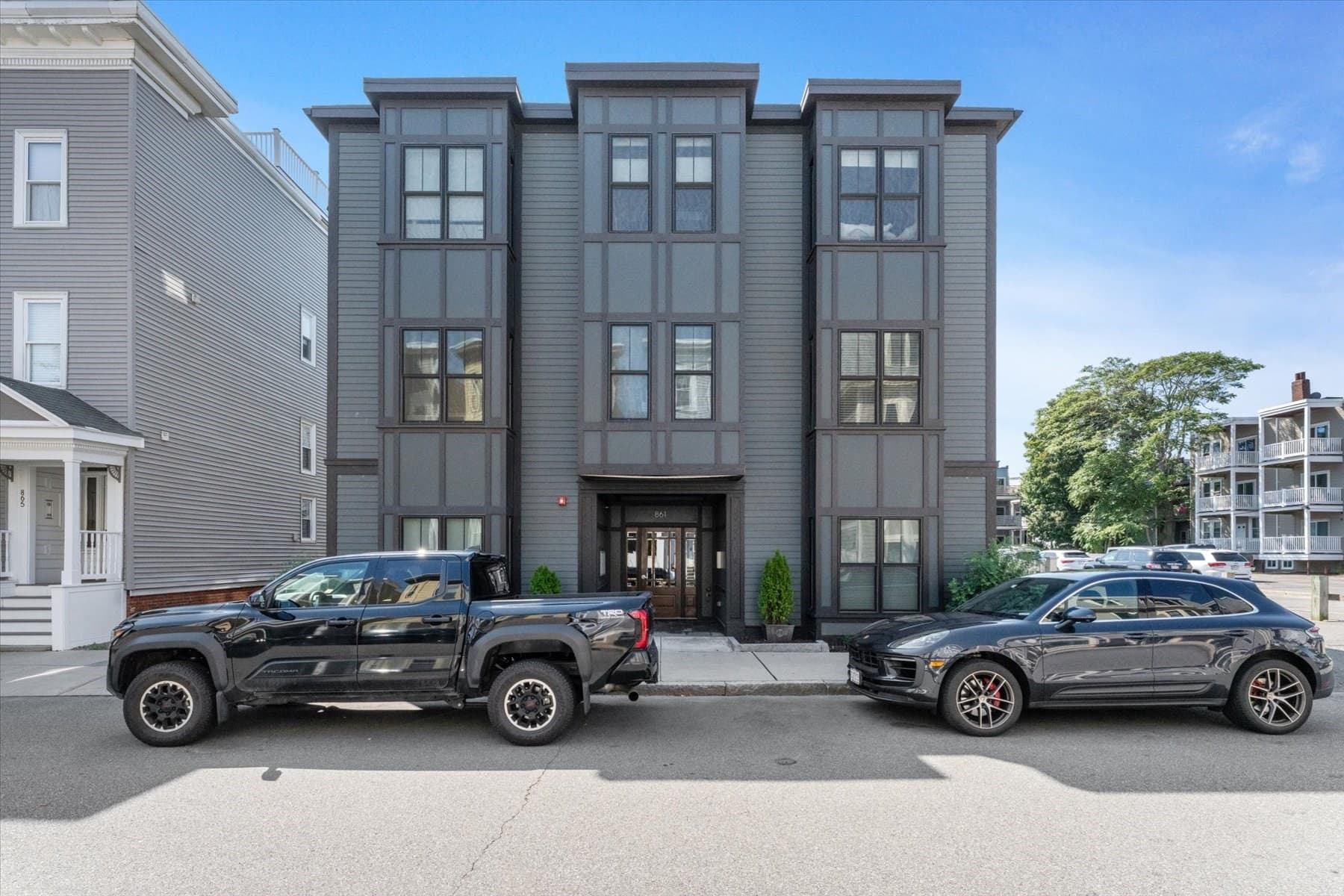 861 E 2nd St # 3, Boston MA 02127