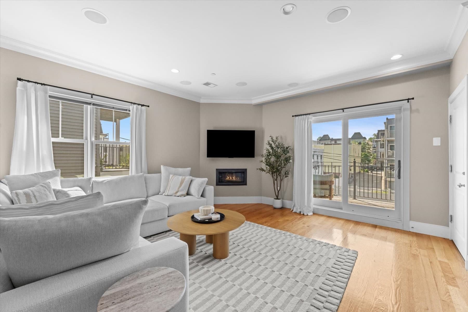 Condominium at 861 E 2nd St # 3, Boston MA 02127, photo 5 of 30