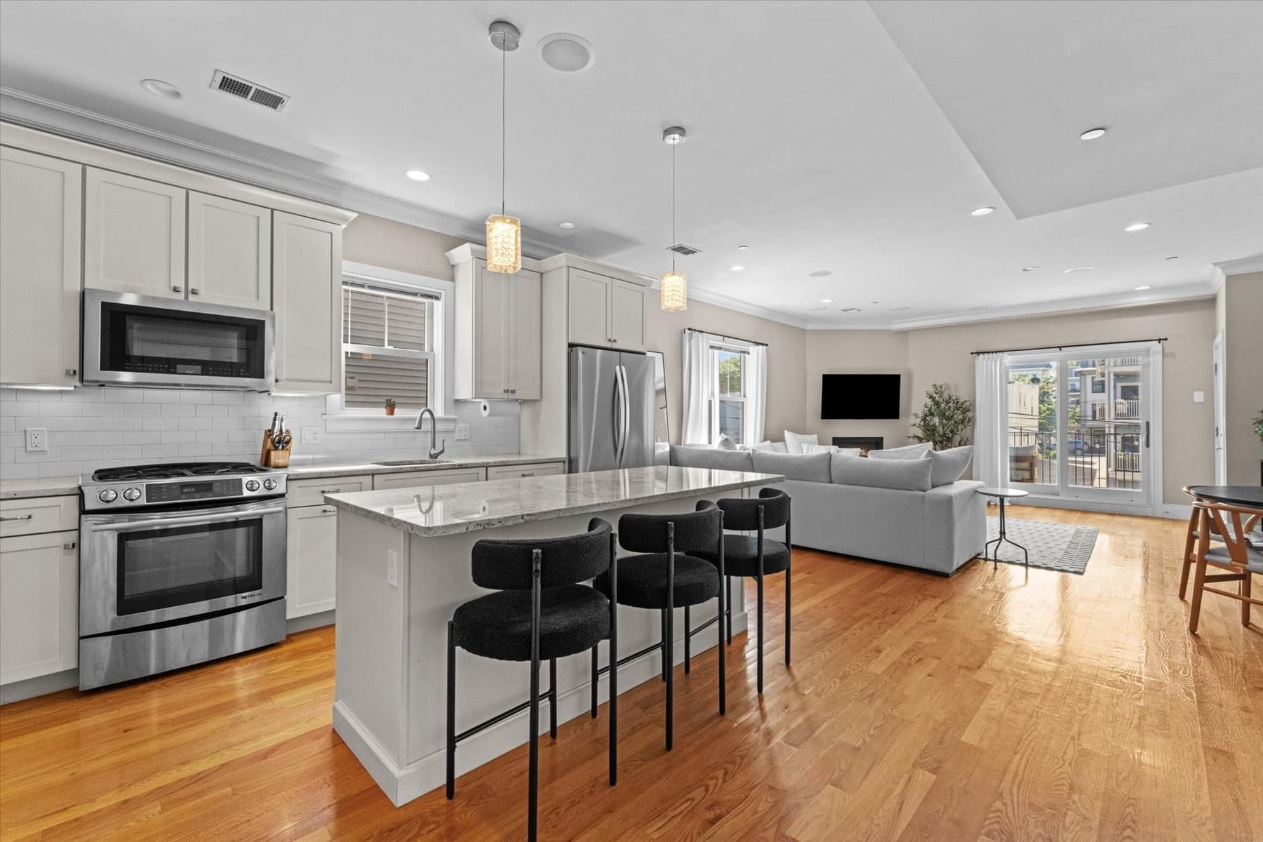 Condominium at 861 E 2nd St # 3, Boston MA 02127, photo 9 of 30