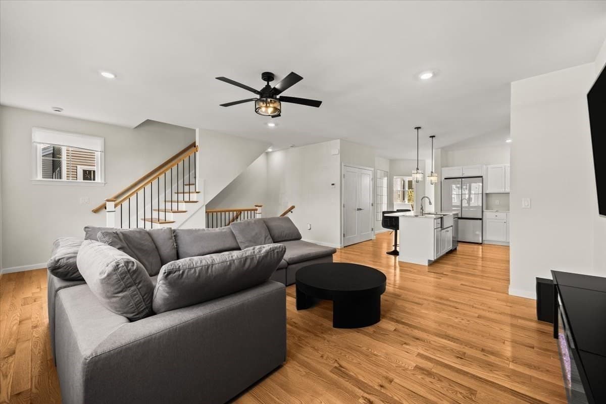 Condominium at 18 Oxbow Rd # 1, Raynham MA 02767, Raynham, photo 12 of 39