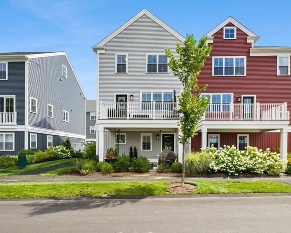 18 Oxbow Rd # 1, Raynham MA 02767