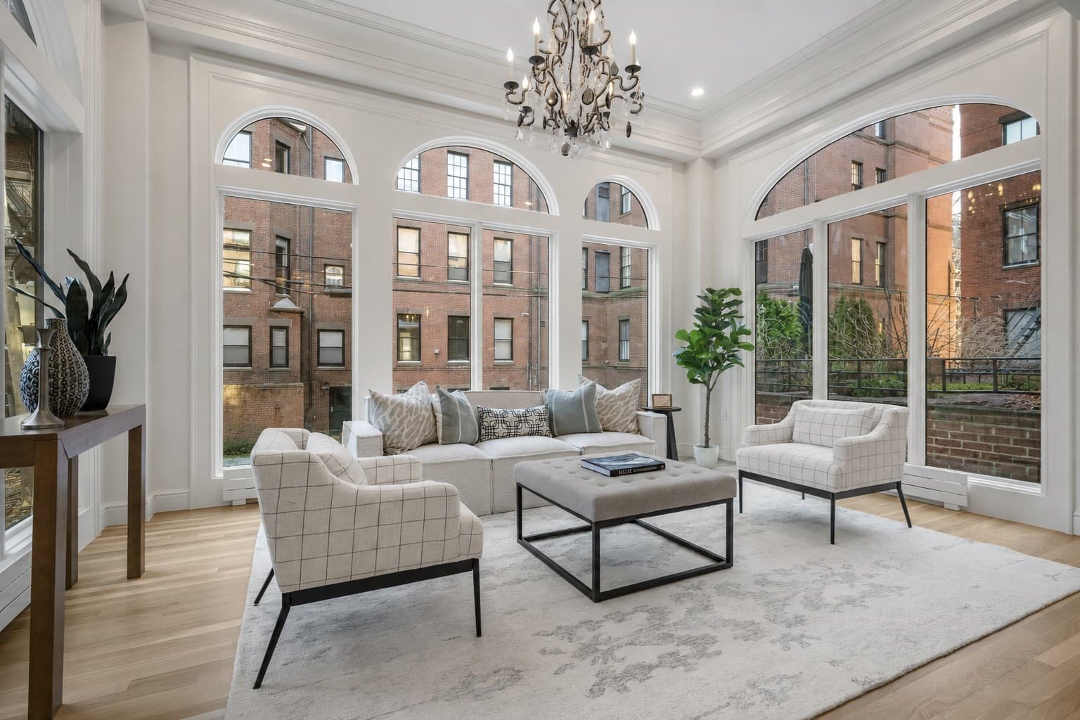 Condominium at 190 A Marlborough St # A, Boston MA 02116, photo 2 of 24
