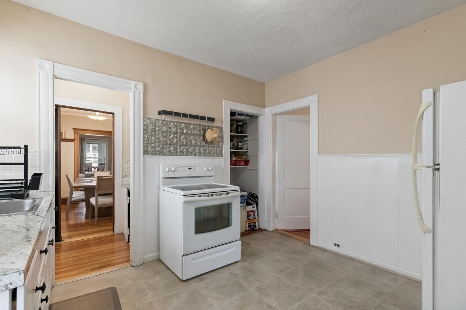 Multi Family at 7 Hamilton Rd, Somerville MA 02144, Somerville, photo 22 of 39