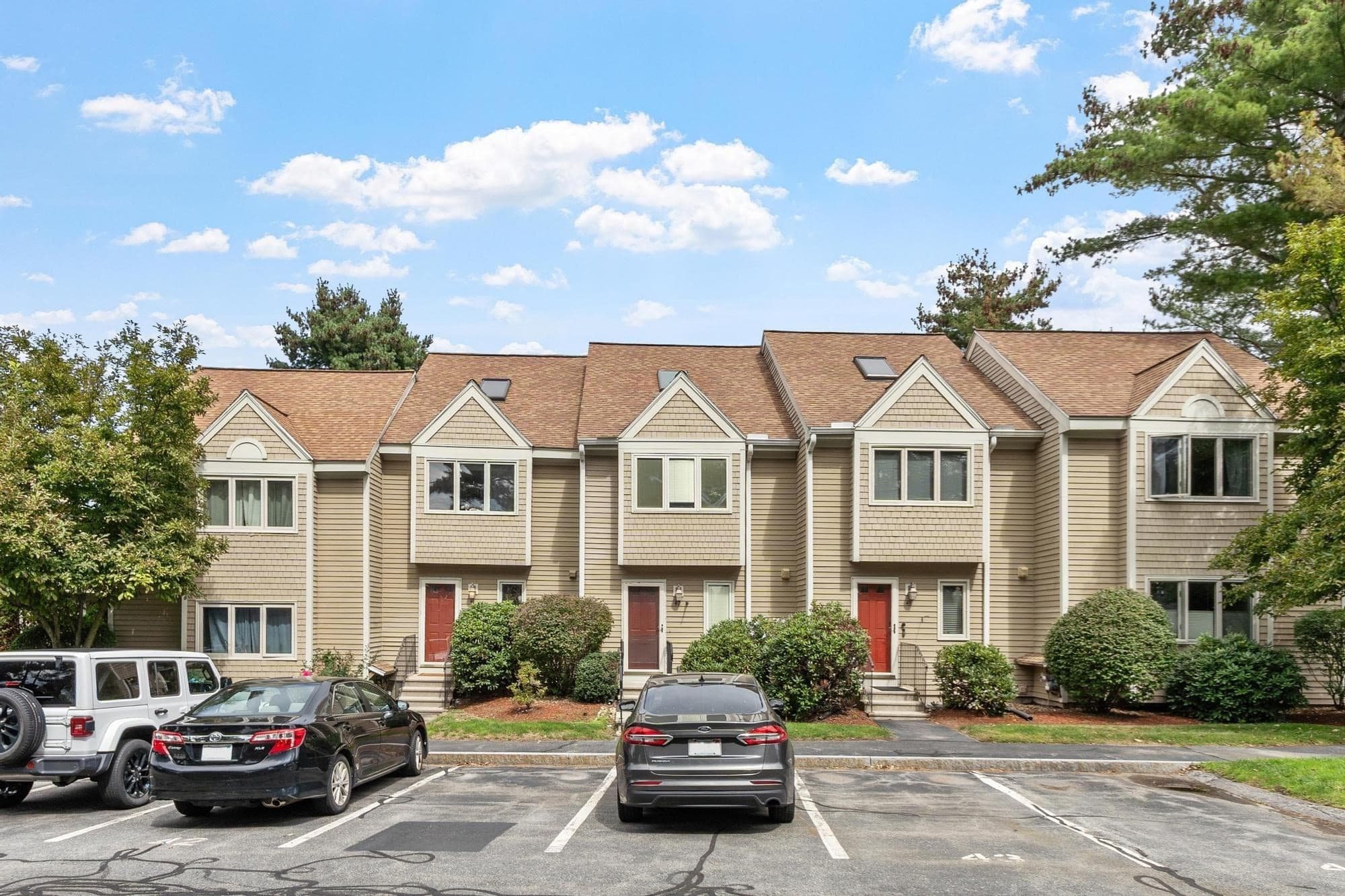 Condominium at 41 Hunters Run Place # 41, Haverhill MA 01832, Haverhill, photo 2 of 39