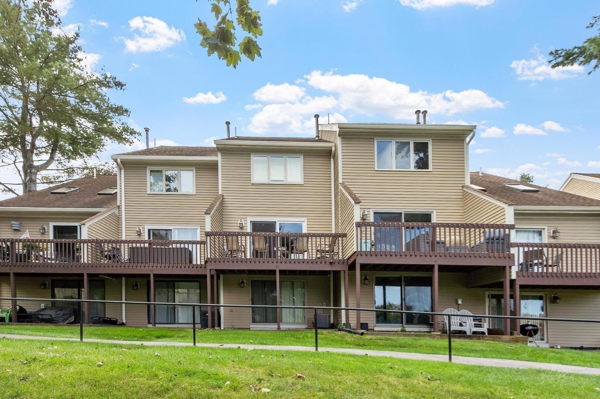 Condominium at 41 Hunters Run Place # 41, Haverhill MA 01832, Haverhill, photo 34 of 39