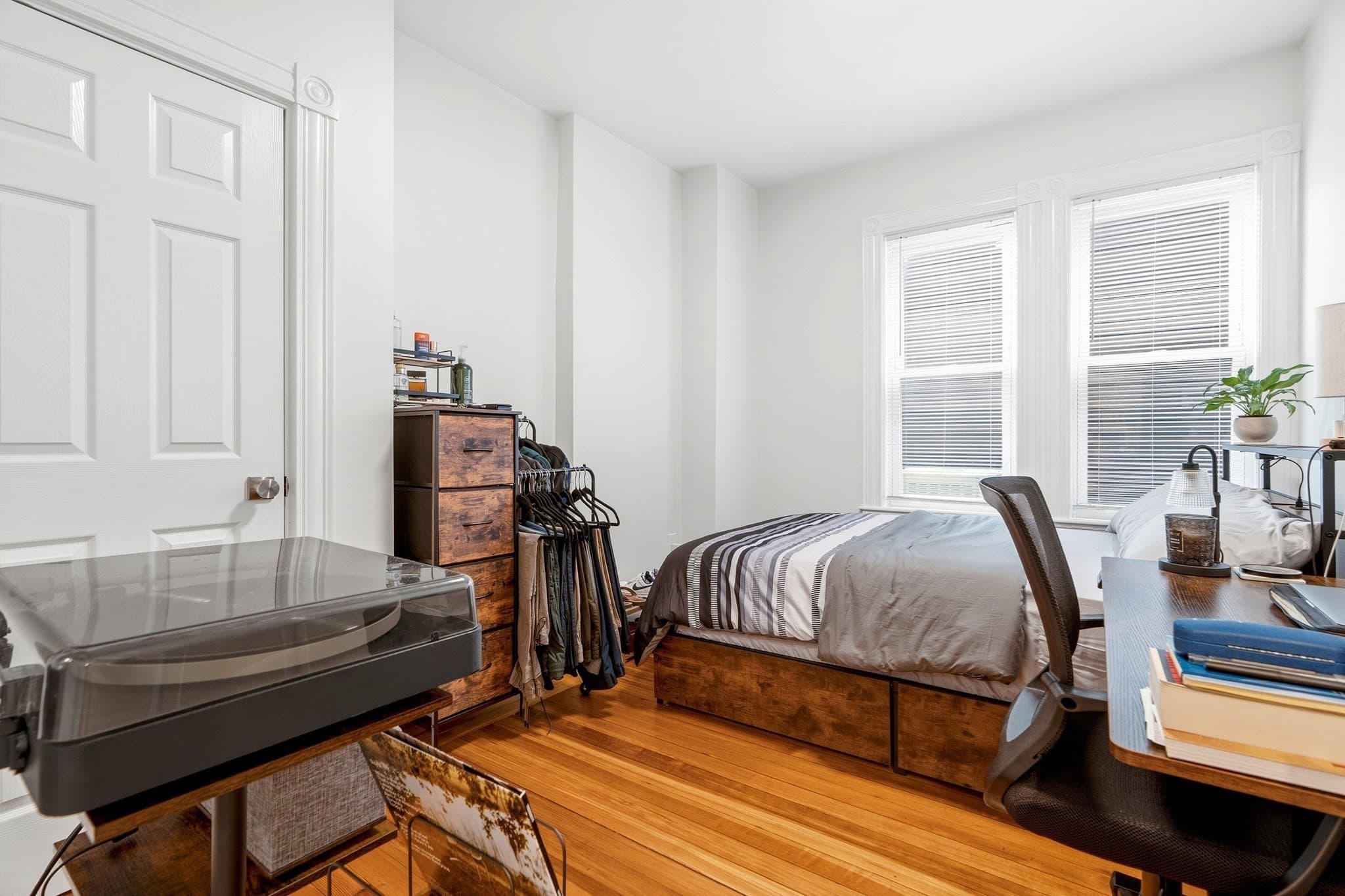 5+ Family - 5+ Units Side by Side at 370-372 Centre St, Boston MA 02130, Boston, photo 9 of 40