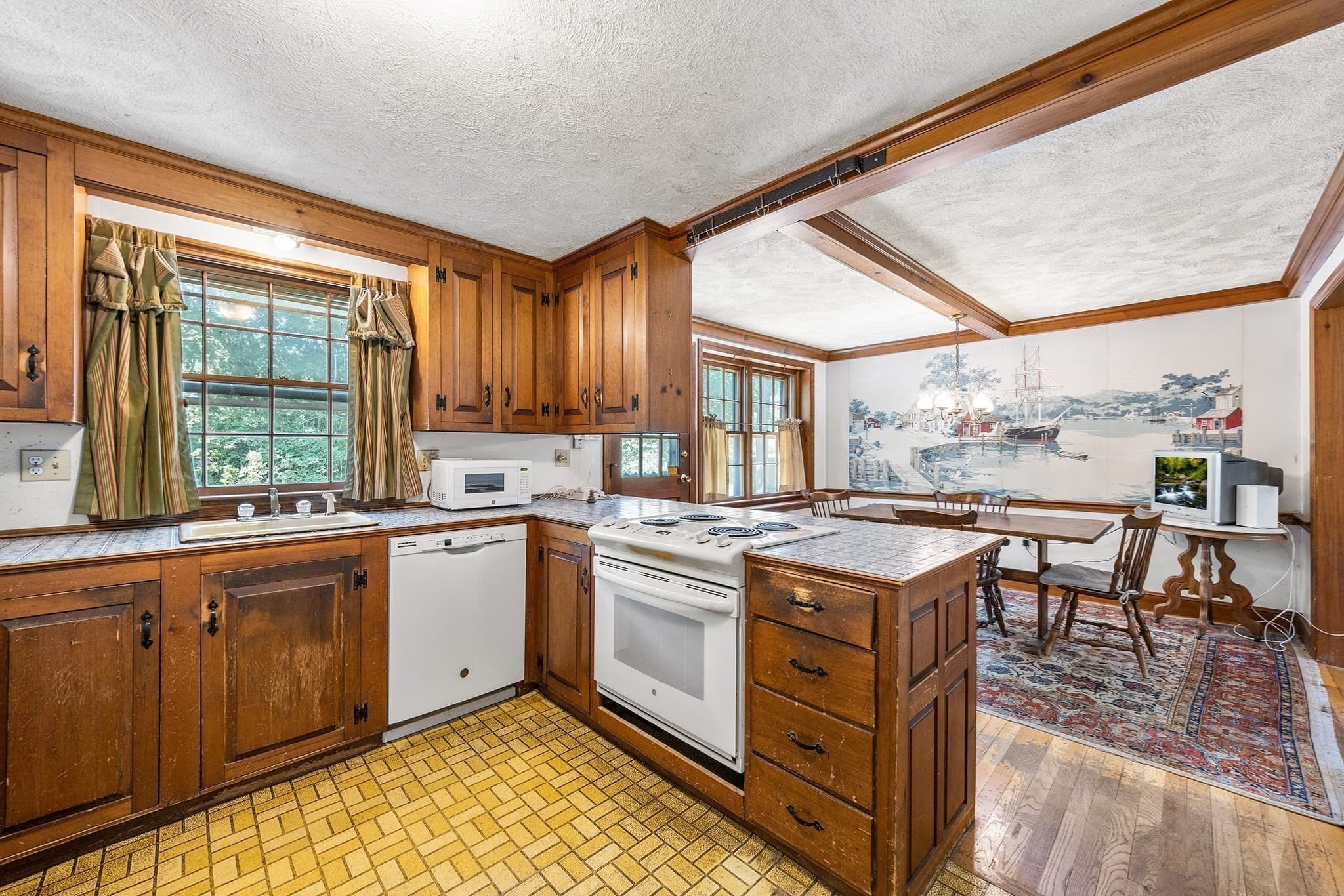 Single Family Residence at 41 Academy Ave, Weymouth MA 02189, Weymouth, photo 10 of 20