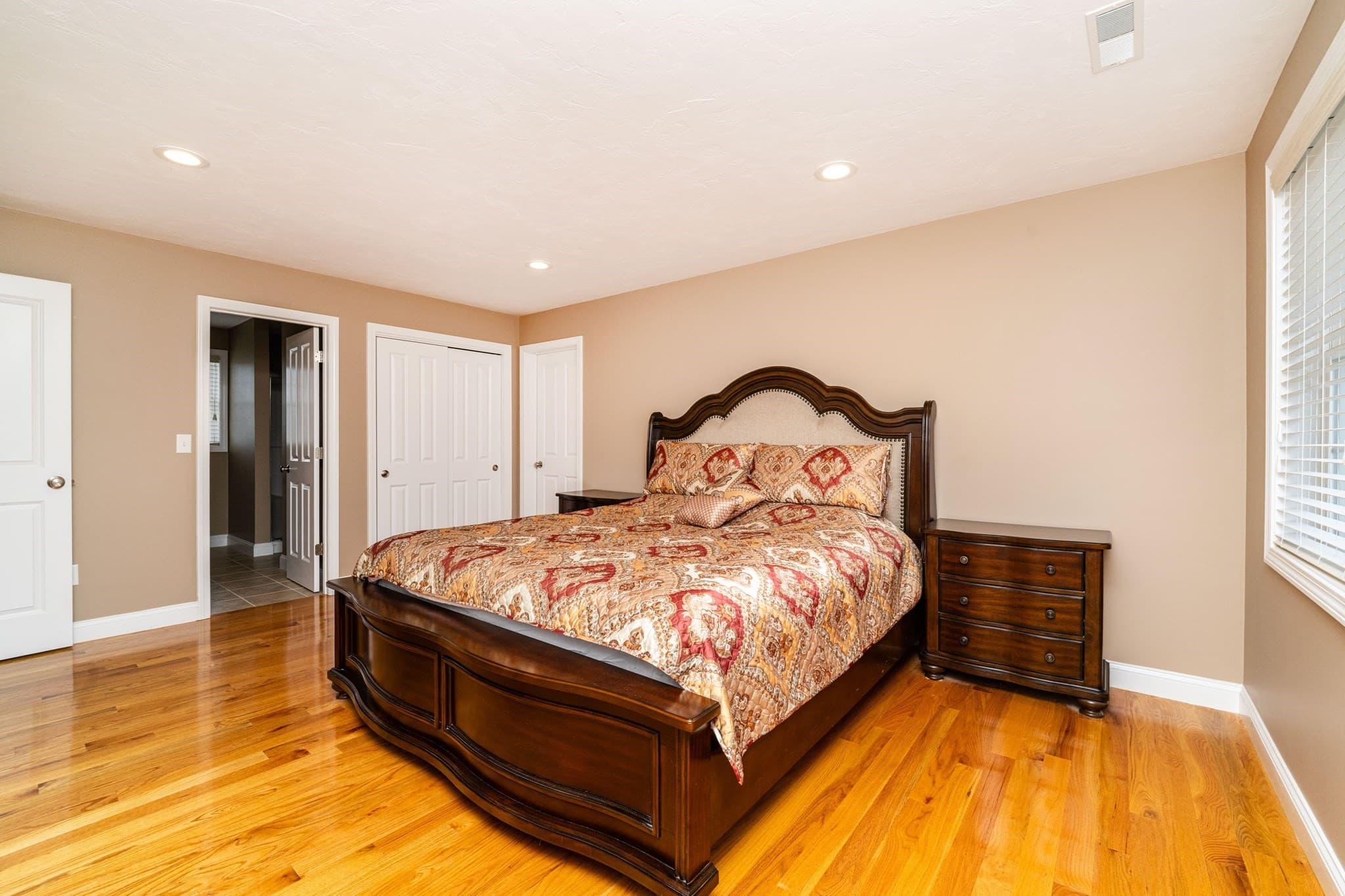 Single Family Residence at 28. Woodlawn Ave, Billerica MA 01821, Billerica, photo 12 of 31