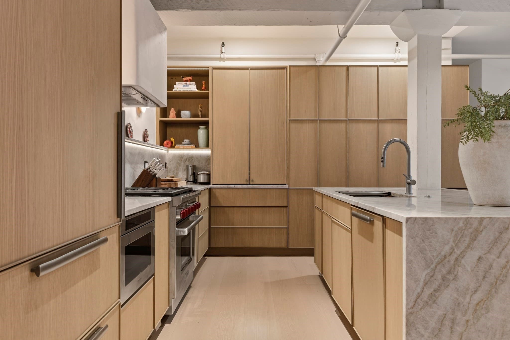 Condominium at 134 Beach St # 3B, Boston MA 02111, photo 11 of 34