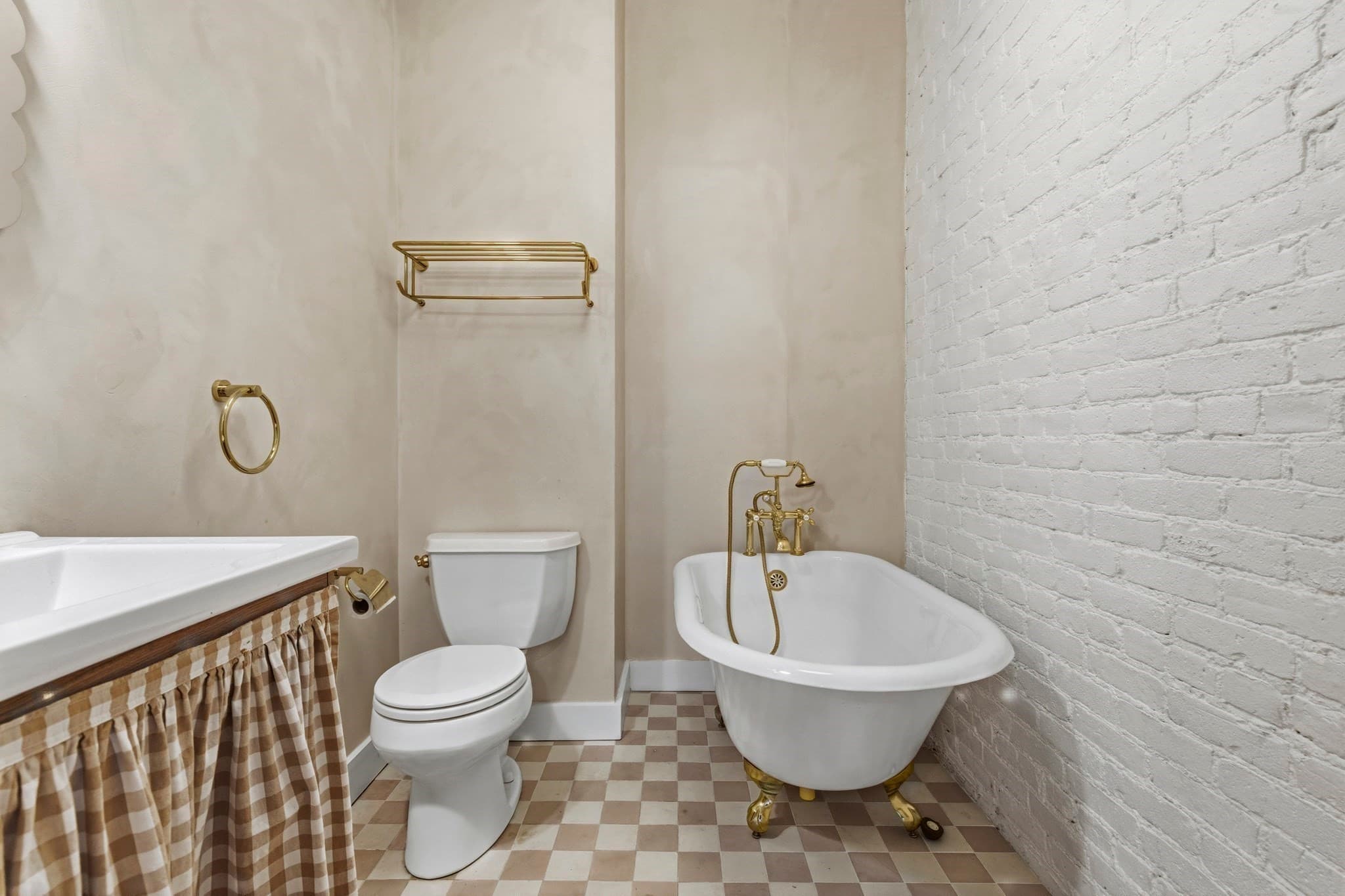 Condominium at 134 Beach St # 3B, Boston MA 02111, photo 25 of 34