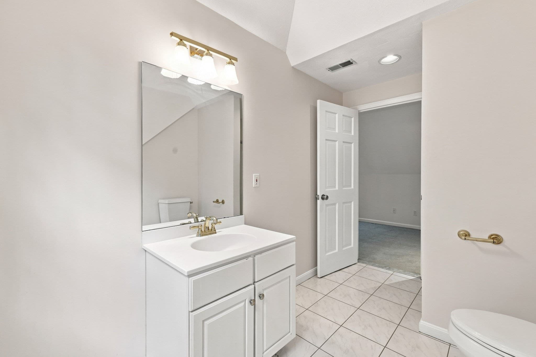 Single Family Residence at 10 Hawk Ridge Rd, Andover MA 01810, Andover, photo 16 of 27
