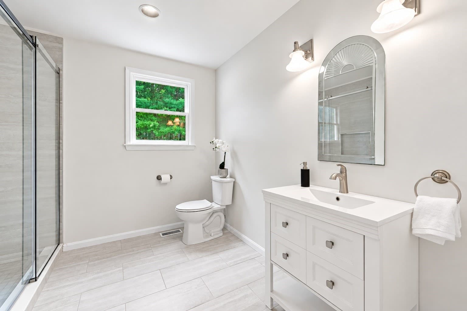 Single Family Residence at 10 Hawk Ridge Rd, Andover MA 01810, Andover, photo 14 of 27