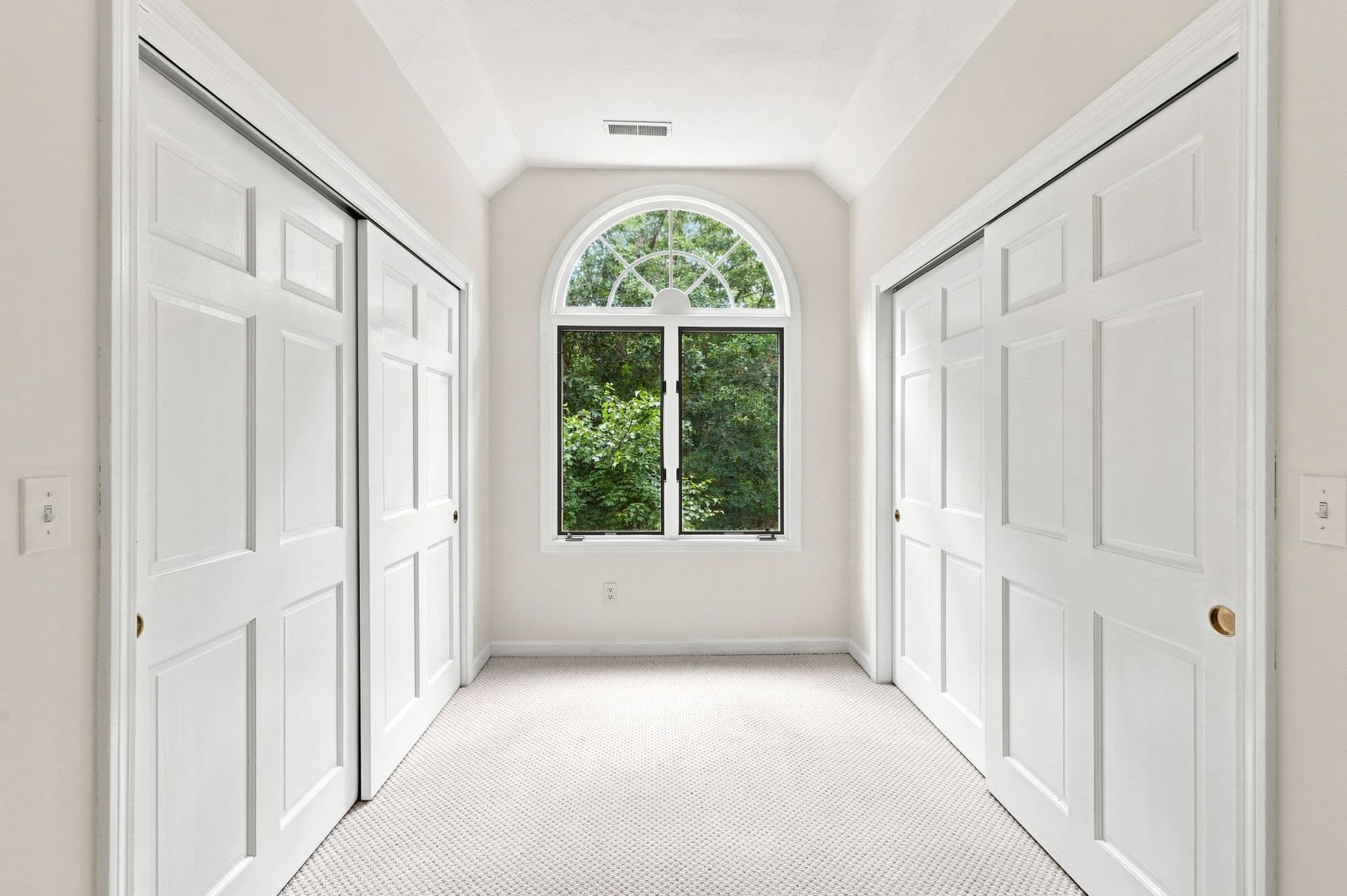 Single Family Residence at 10 Hawk Ridge Rd, Andover MA 01810, Andover, photo 18 of 27