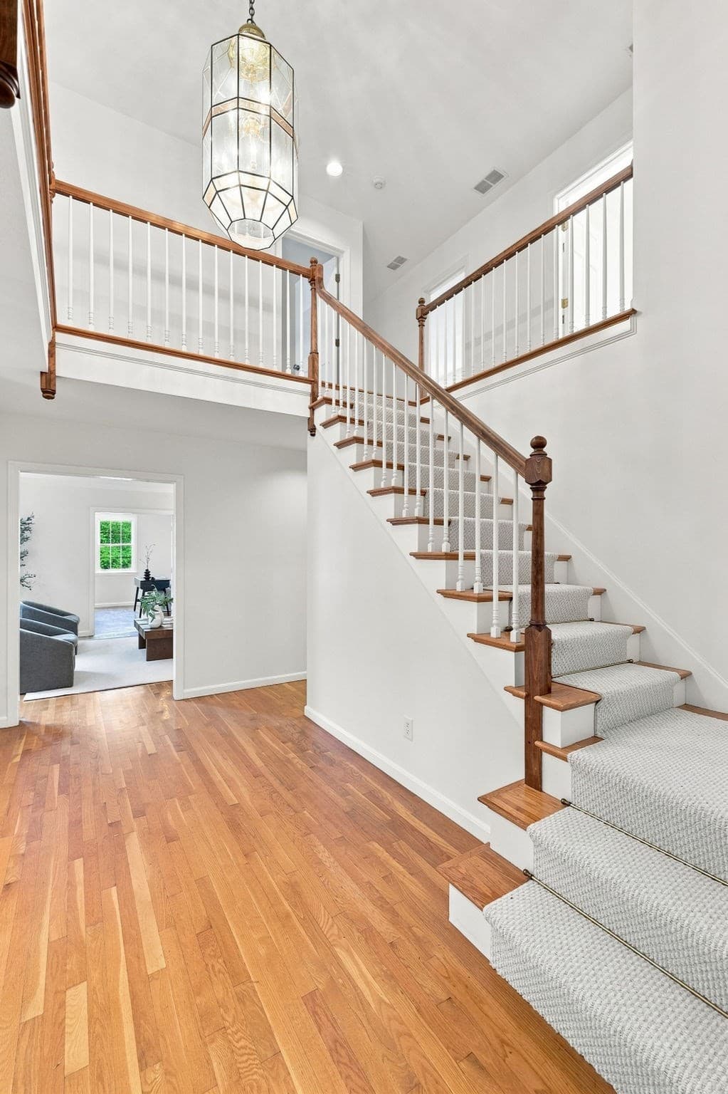 Single Family Residence at 10 Hawk Ridge Rd, Andover MA 01810, Andover, photo 4 of 27