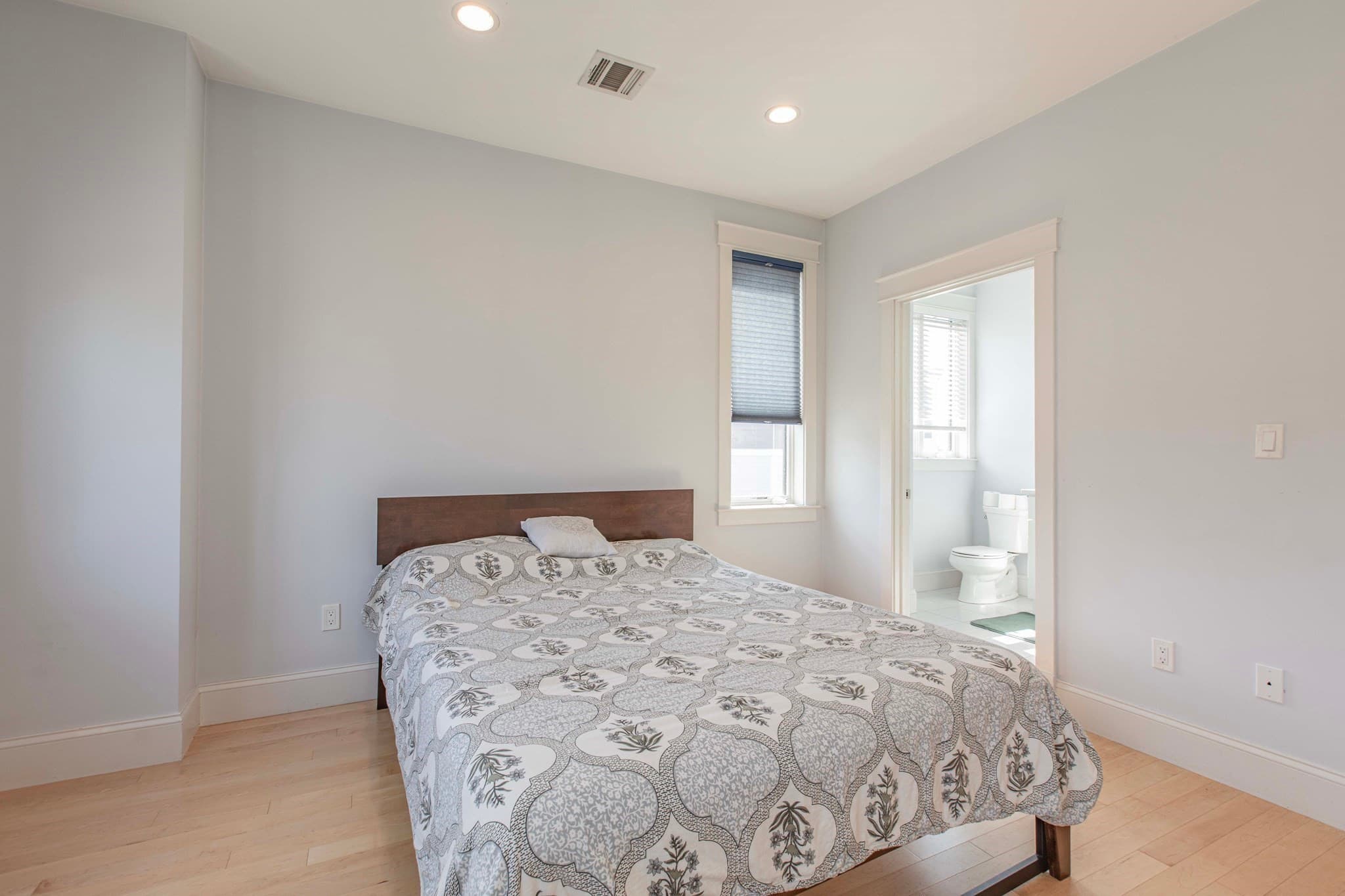 Condominium at 37 Bacon Street # 37, Watertown MA 02472, Watertown, photo 16 of 29