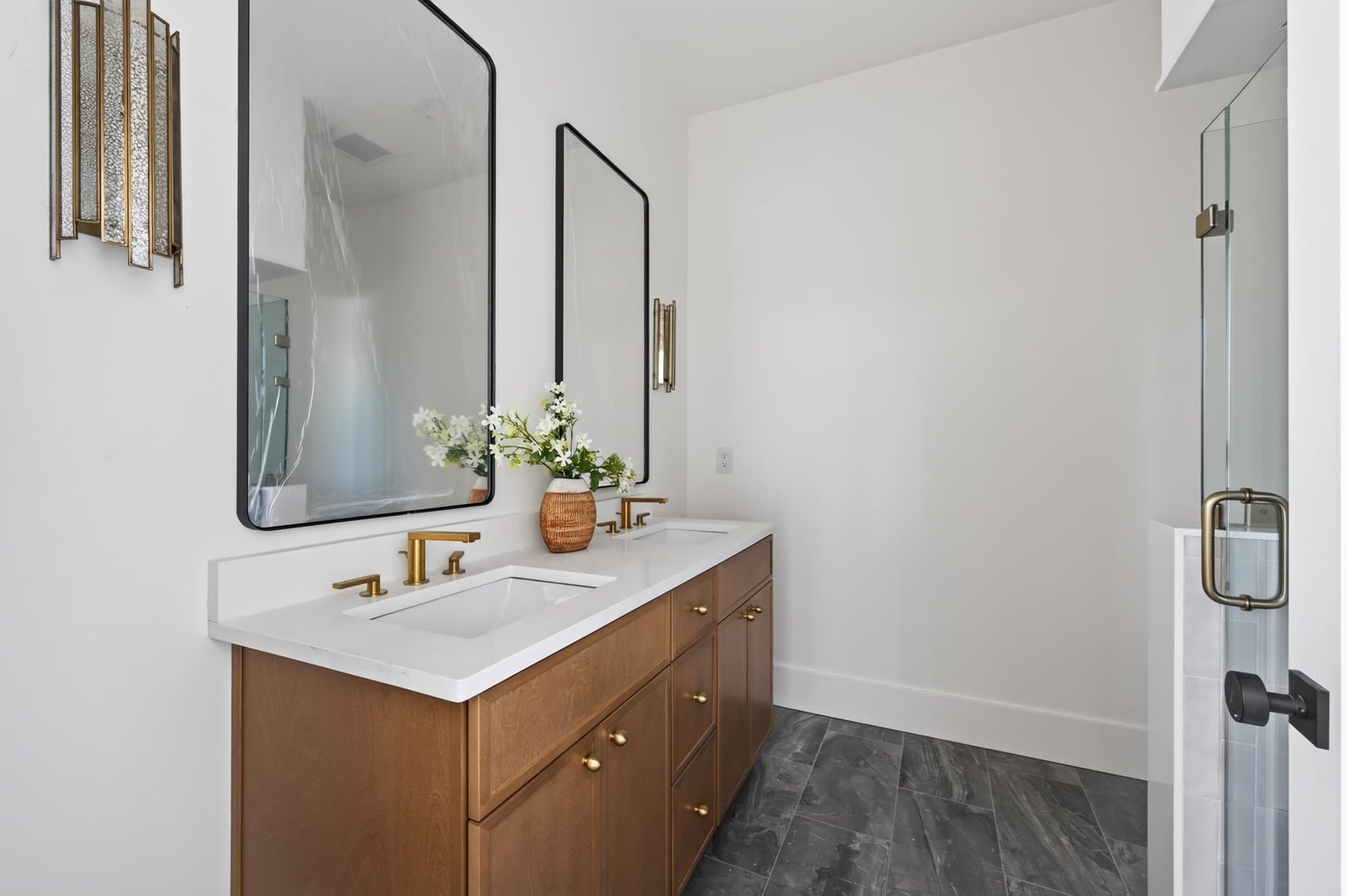 Condominium at 4471 Washington, Boston MA 02131, photo 12 of 16