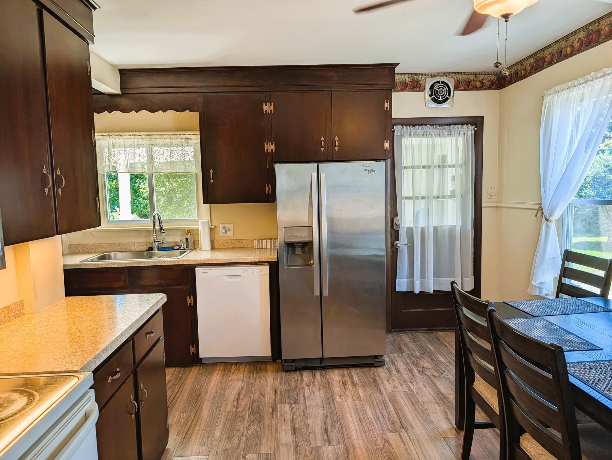 Single Family Residence at 27 South Street, South Hadley MA 01075, South Hadley, photo 8 of 28