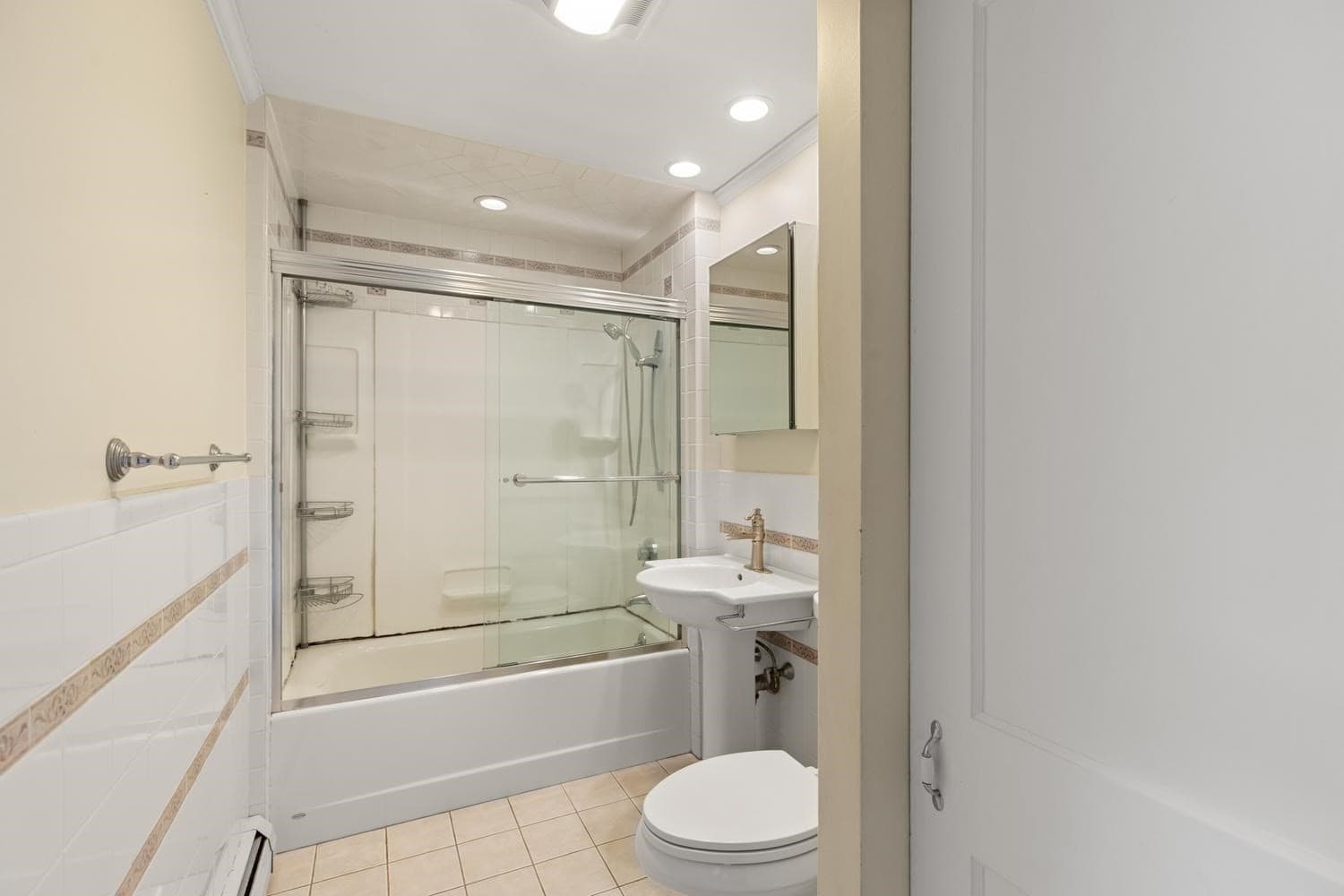 Single Family Residence at 223 Linwood St, Lynn MA 01905, Lynn, photo 18 of 34