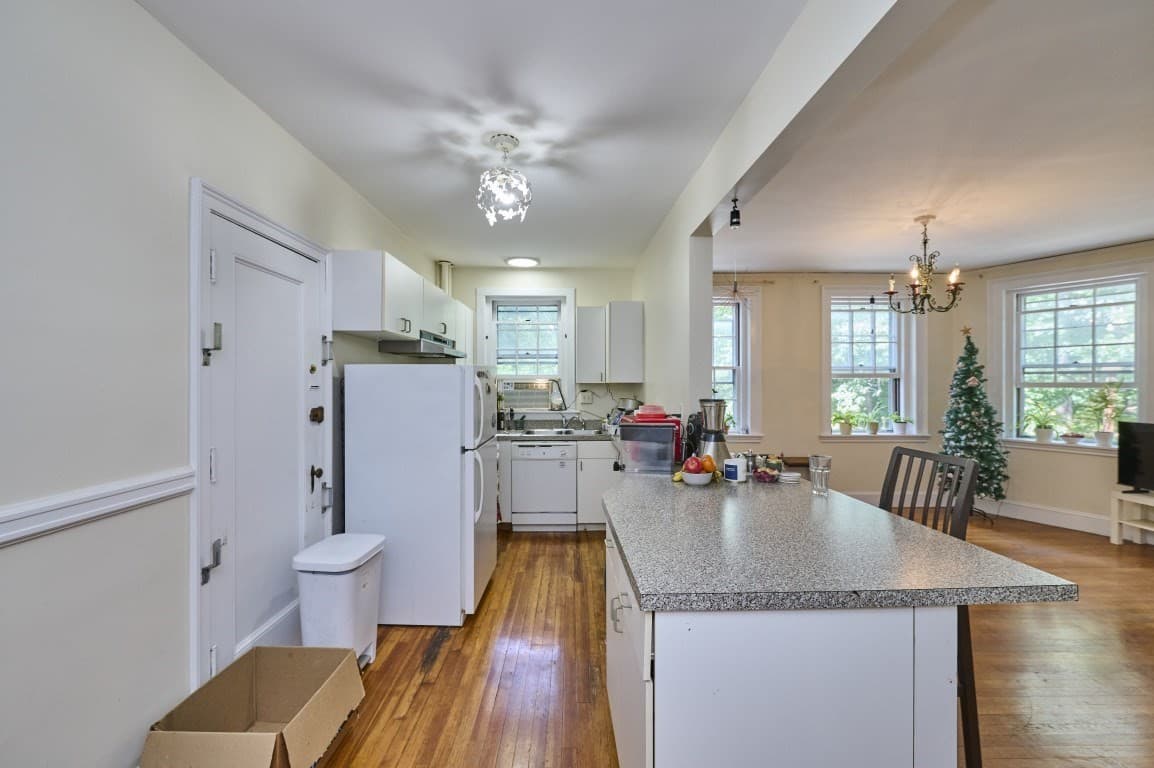 Condominium at 86 Buckingham St # 32, Cambridge MA 02138, Cambridge, photo 5 of 22