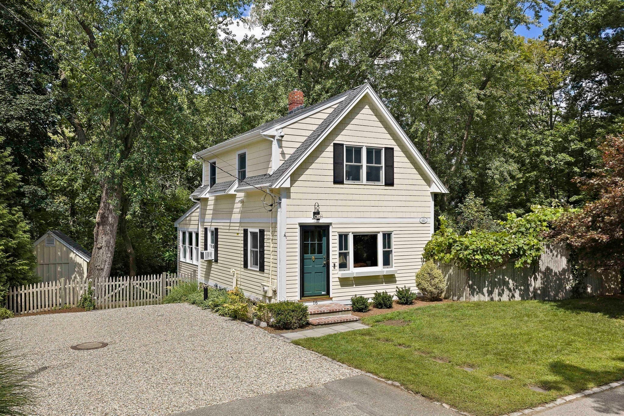 Single Family Residence at 16 Oakland Ave, Hanover MA 02339, Hanover, photo 3 of 26