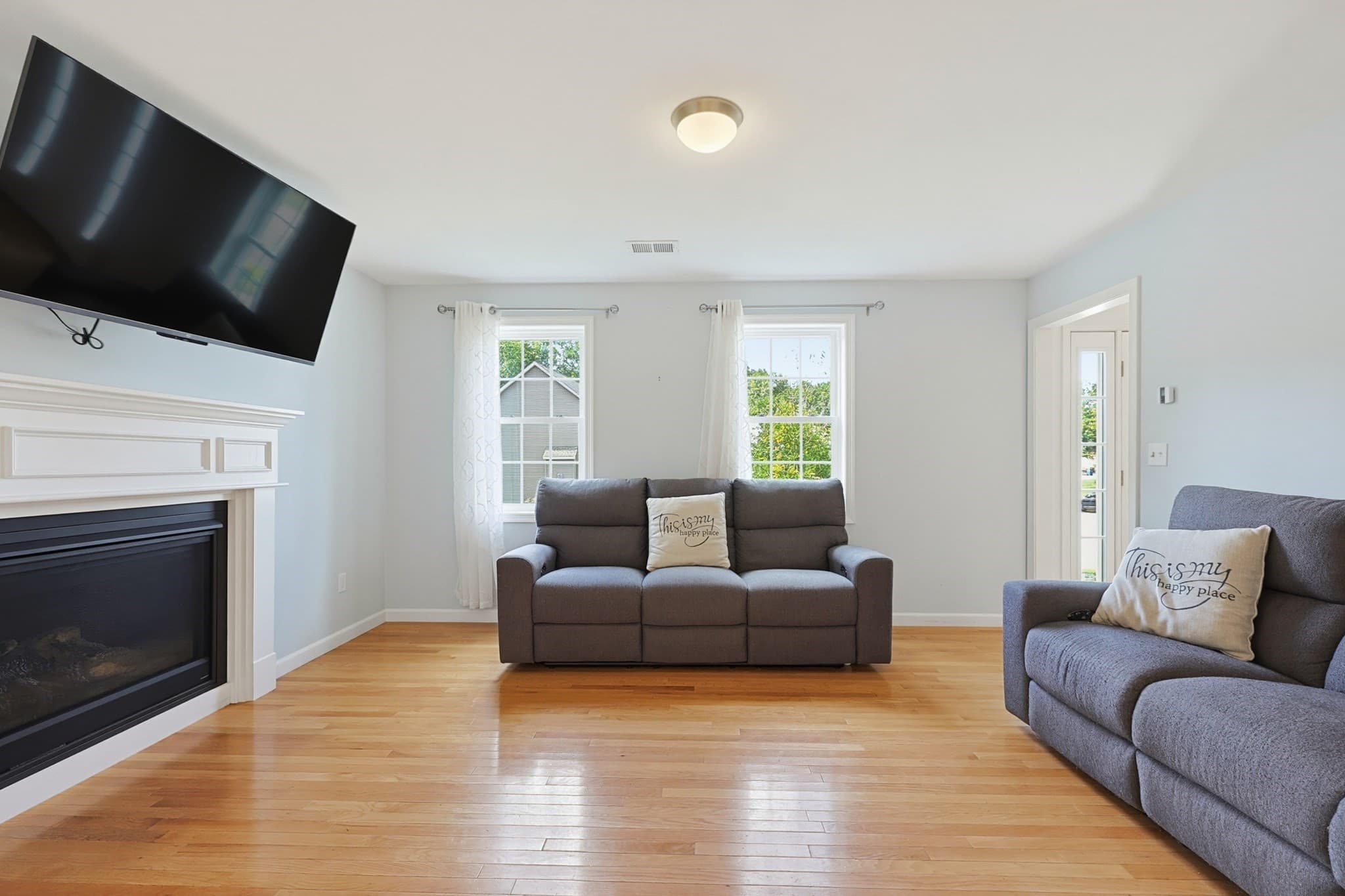Single Family Residence at 15 Willow Brook Lane, Blackstone MA 01504, Blackstone, photo 3 of 39
