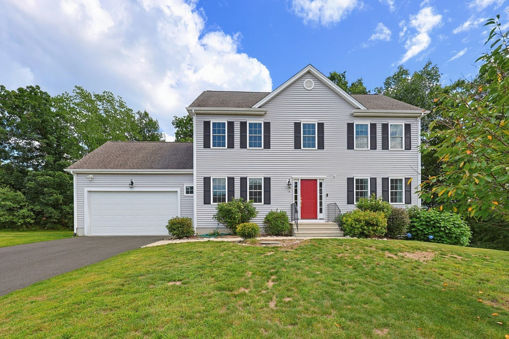 15 Willow Brook Lane, Blackstone MA 01504