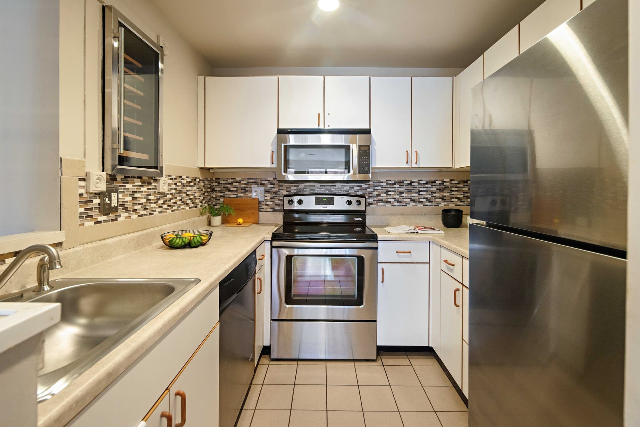 Condominium at 193 Oak St # 205E, Newton MA 02464, Newton, photo 5 of 11
