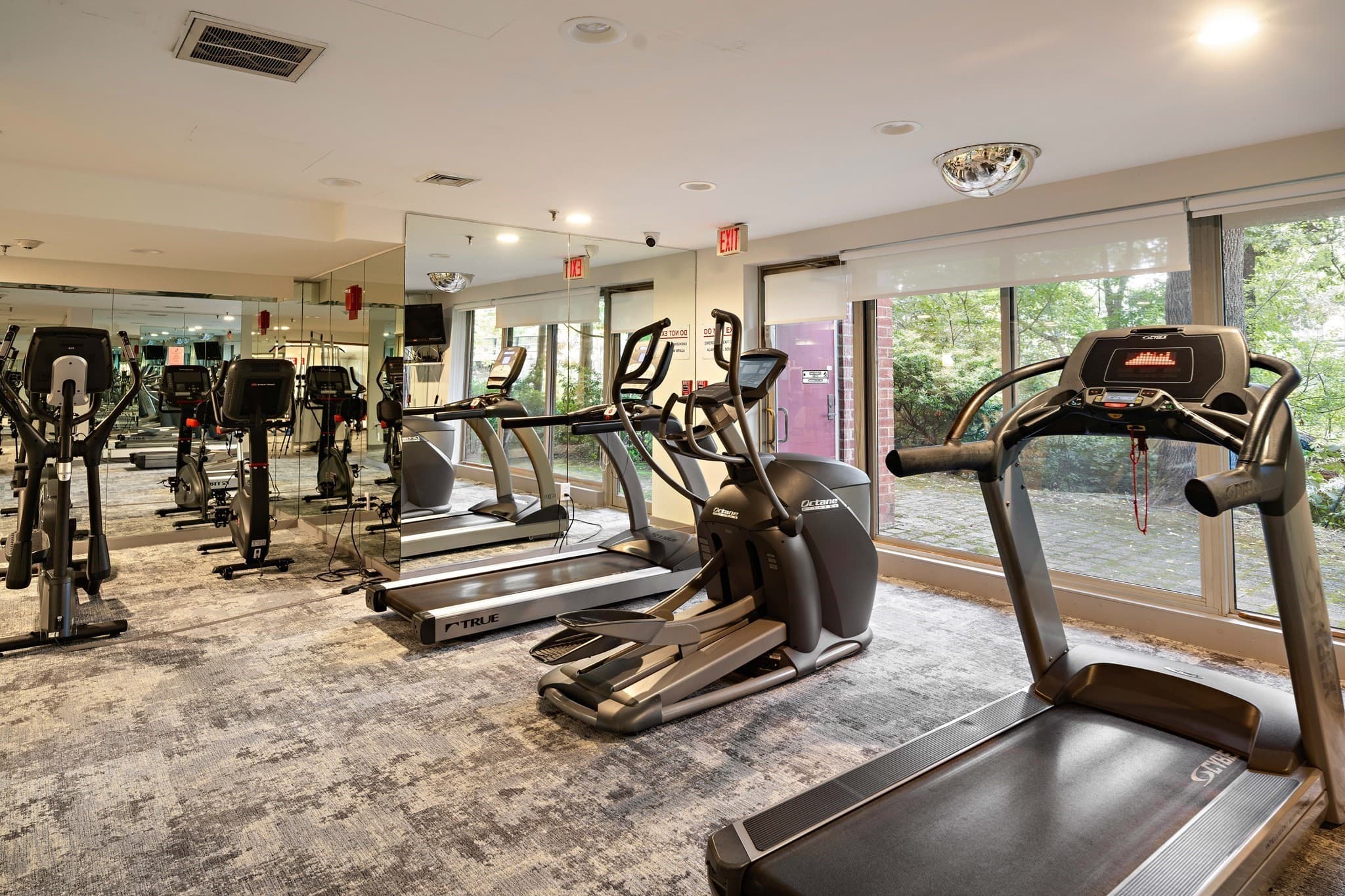 Condominium at 193 Oak St # 205E, Newton MA 02464, Newton, photo 10 of 11
