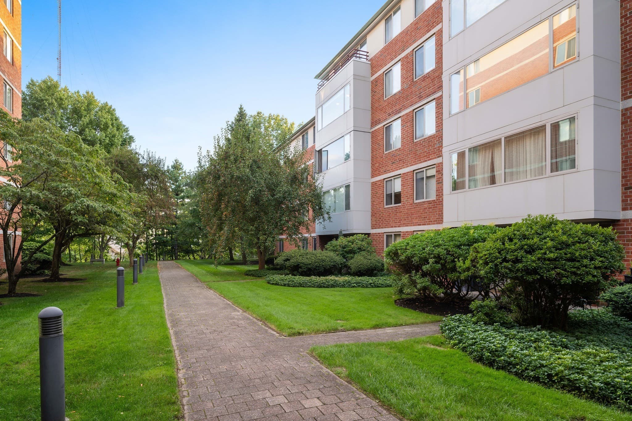 Condominium at 193 Oak St # 205E, Newton MA 02464, Newton, photo 11 of 11