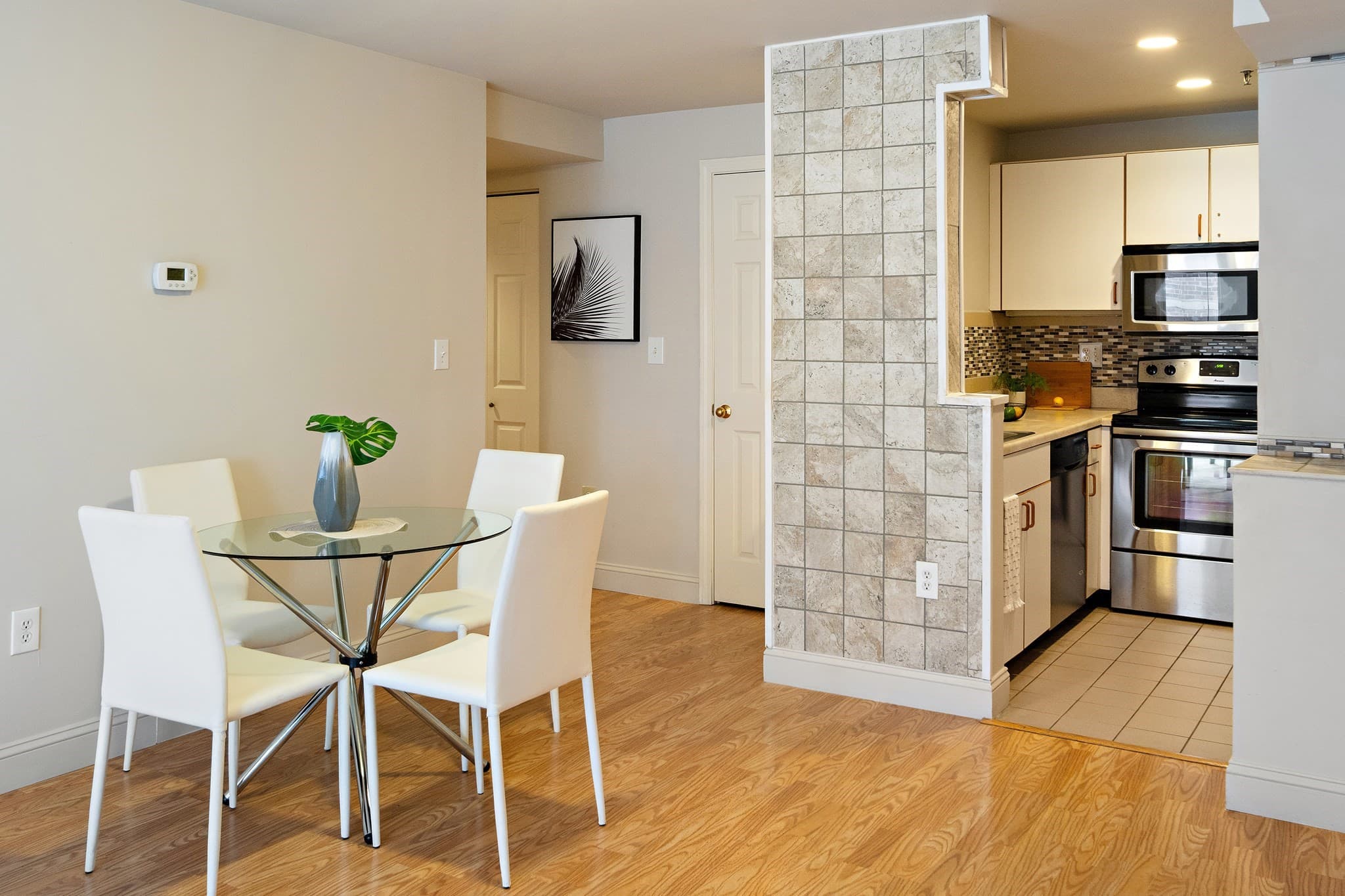 Condominium at 193 Oak St # 205E, Newton MA 02464, Newton, photo 4 of 11