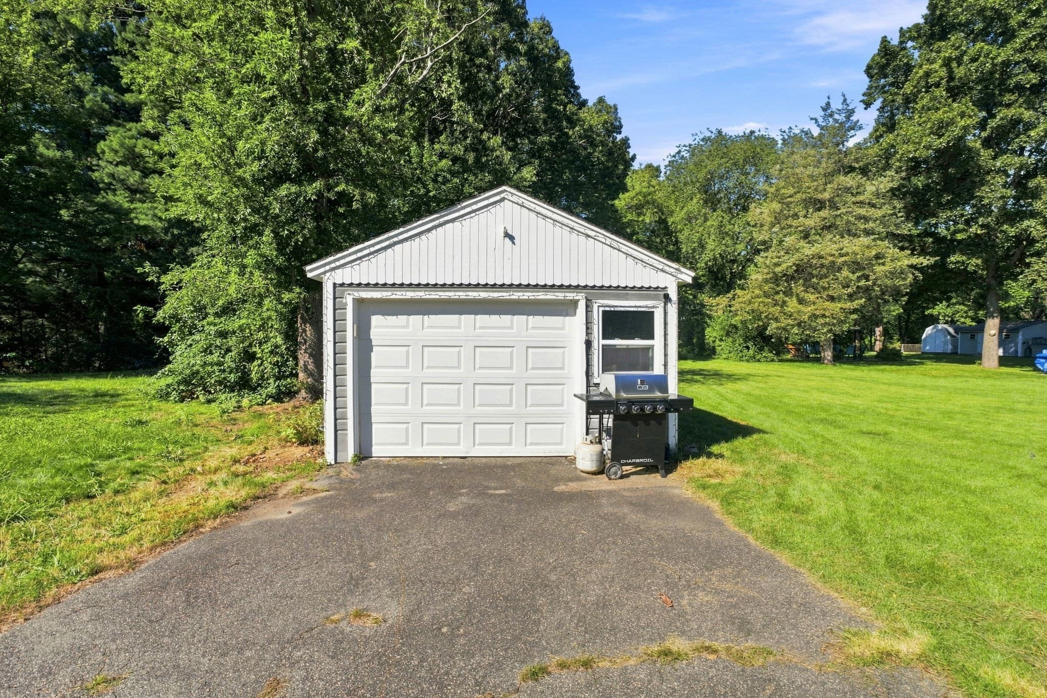 Single Family Residence at 42 7 Mile River Dr, Attleboro MA 02703, Attleboro, photo 2 of 34