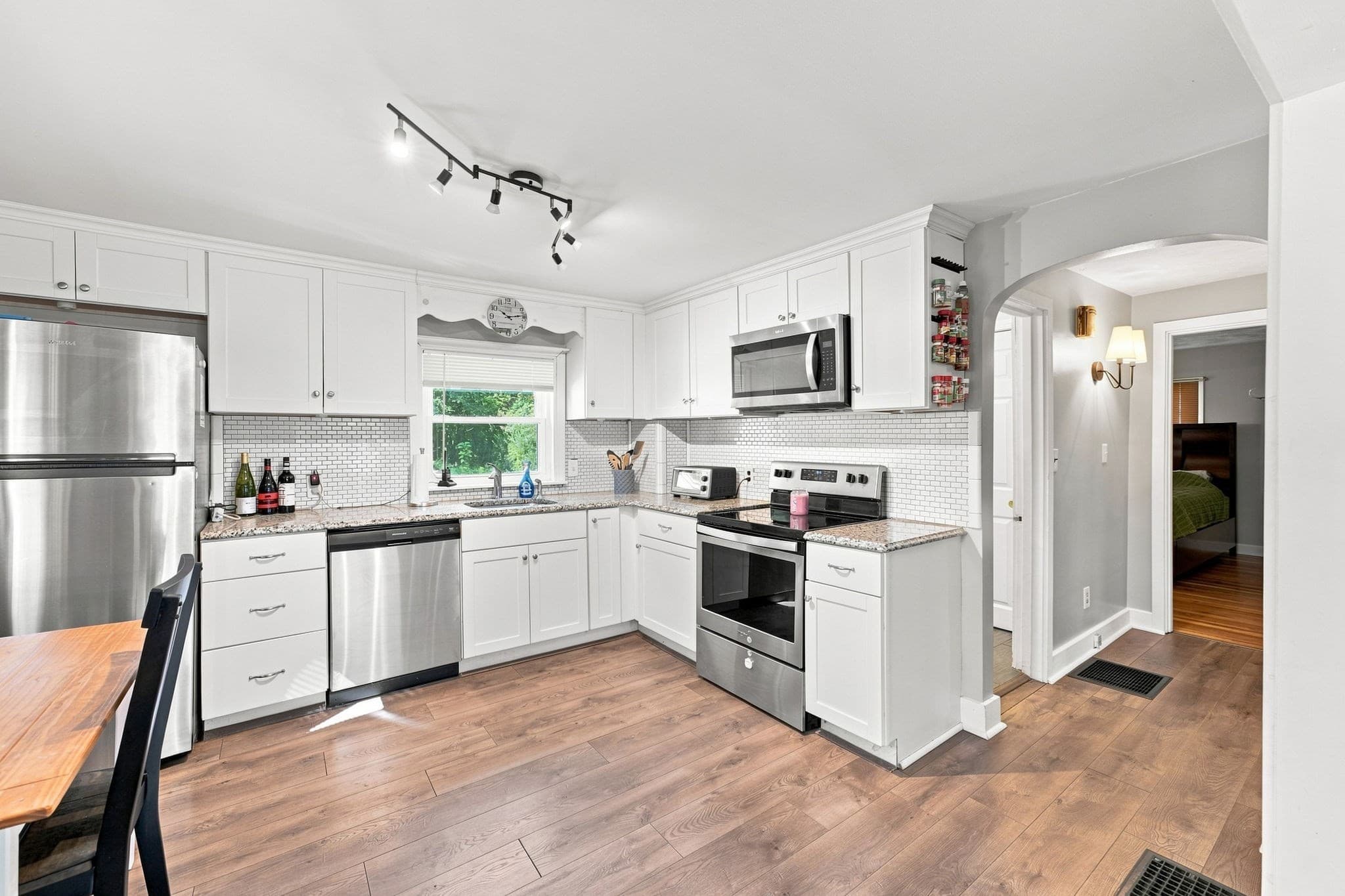 Single Family Residence at 42 7 Mile River Dr, Attleboro MA 02703, Attleboro, photo 5 of 34