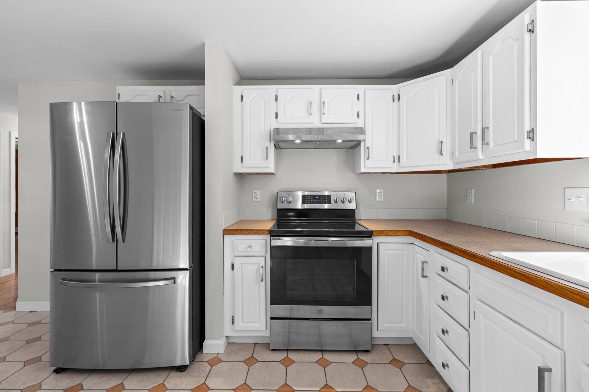 Single Family Residence at 27 Westdale Ave, Seekonk MA 02771, Seekonk, photo 7 of 28