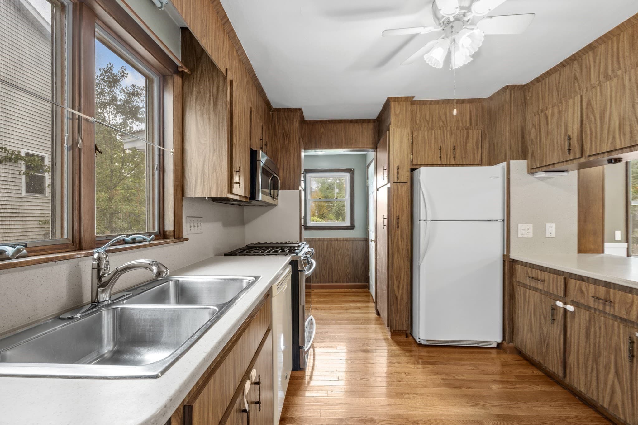 Single Family Residence at 61 Edgemont Rd, Braintree MA 02184, Braintree, photo 11 of 39