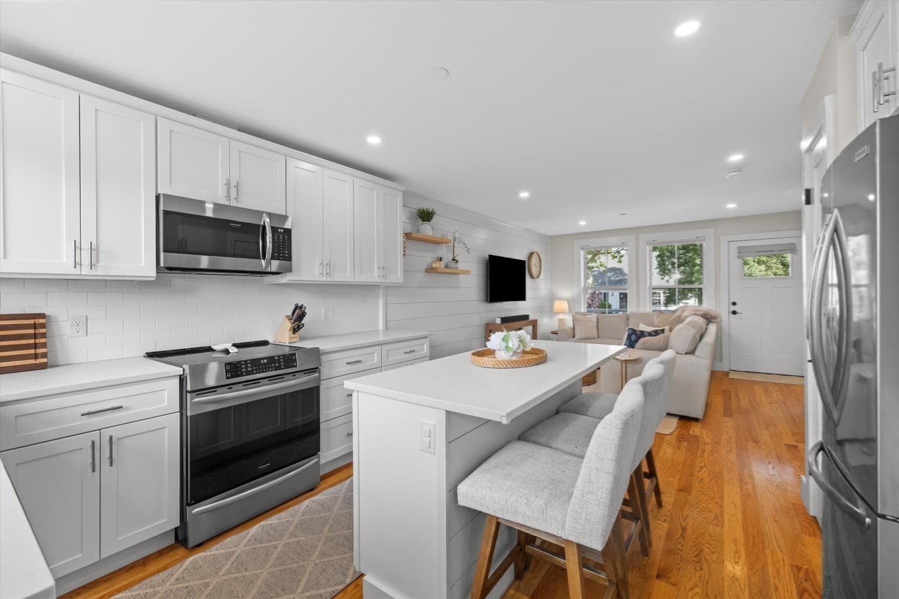Condominium at 6 Macdonald Terr # D, Scituate MA 02066, Scituate, photo 2 of 24