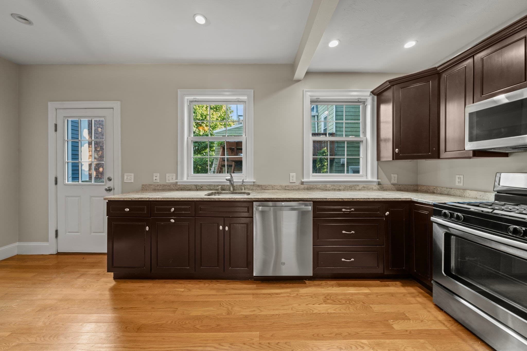 Single Family Residence at 519 E 5th Street, Boston MA 02127, Boston, photo 3 of 39