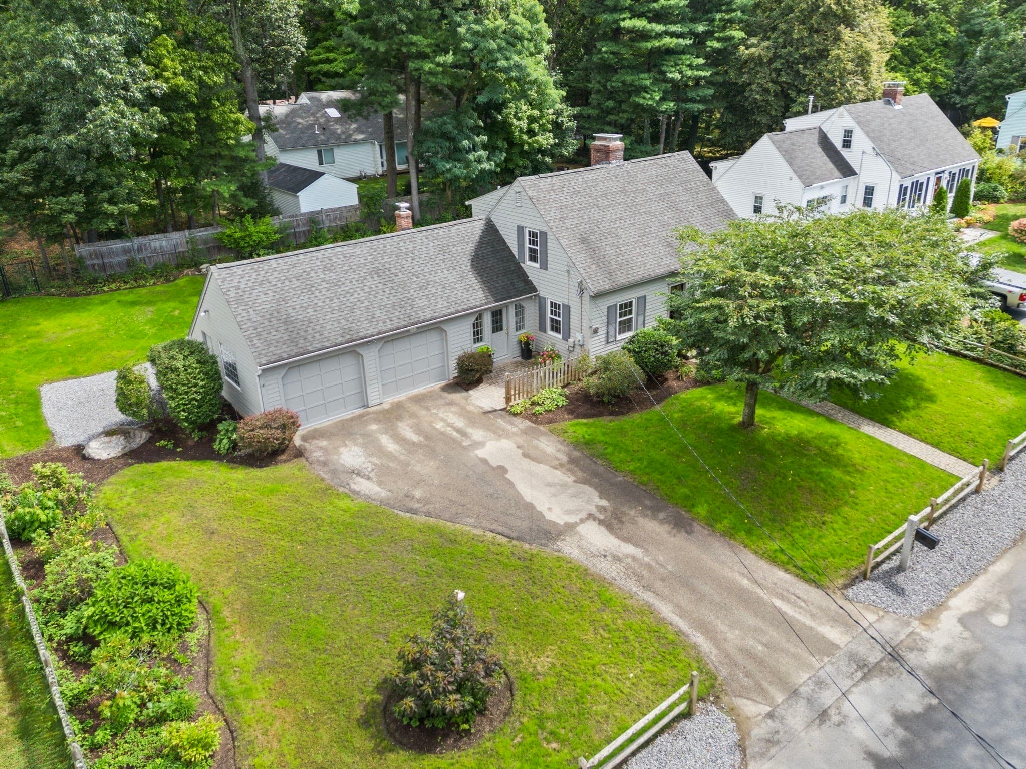 Single Family Residence at 9 Hillside Dr, Nashua NH 03064, Nashua, photo 2 of 39