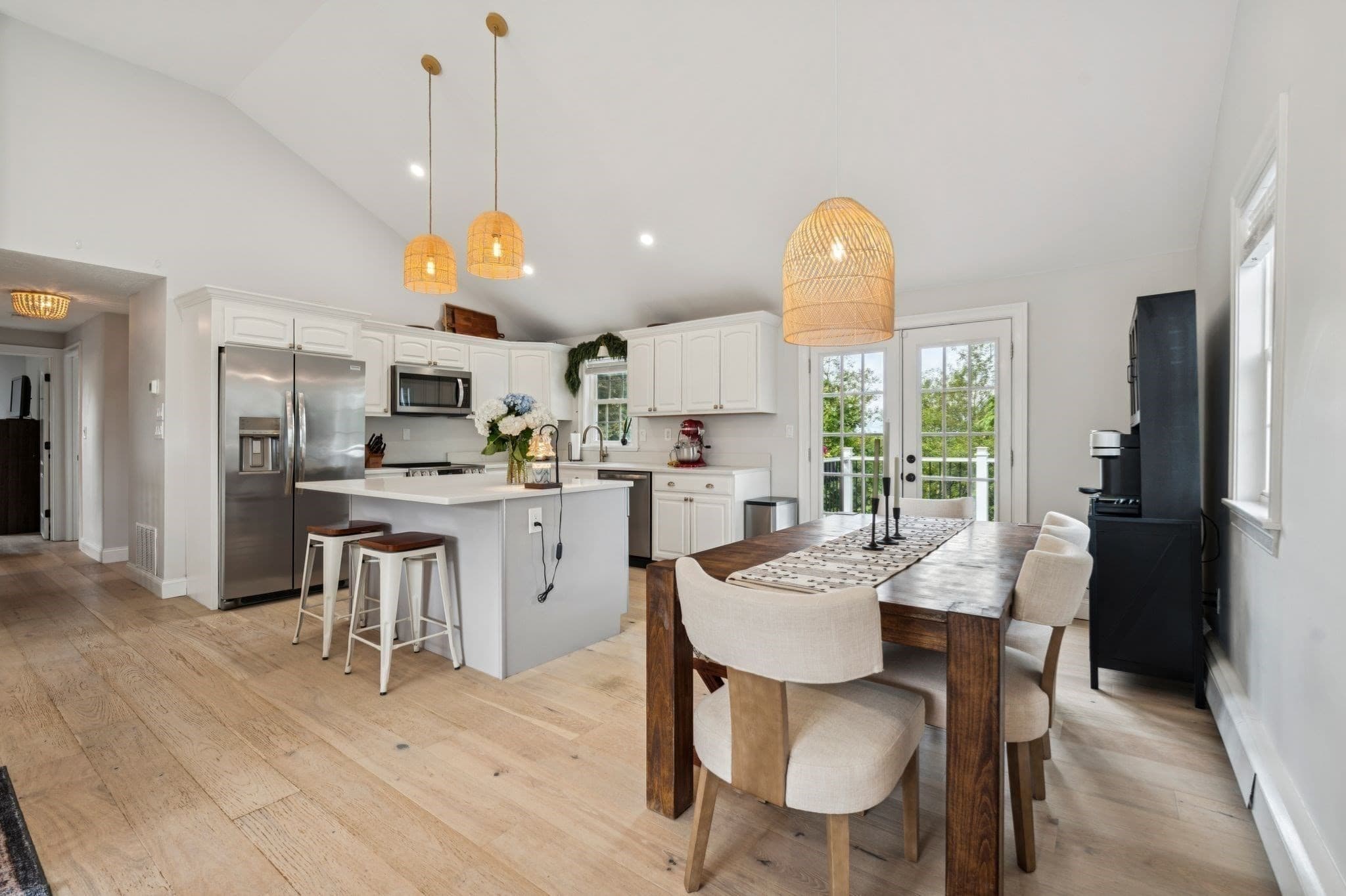 Single Family Residence at 8 Skyview Ln, Woburn MA 01801, Woburn, photo 3 of 24