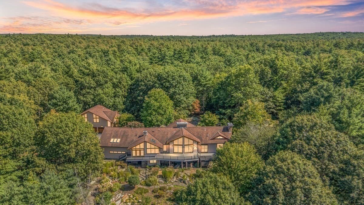 245 Linden Street, Boylston MA 01505