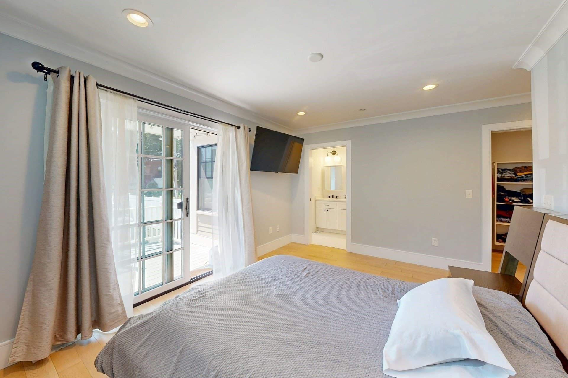 Condominium at 613 E 6th Street # 1, Boston MA 02127, Boston, photo 10 of 35
